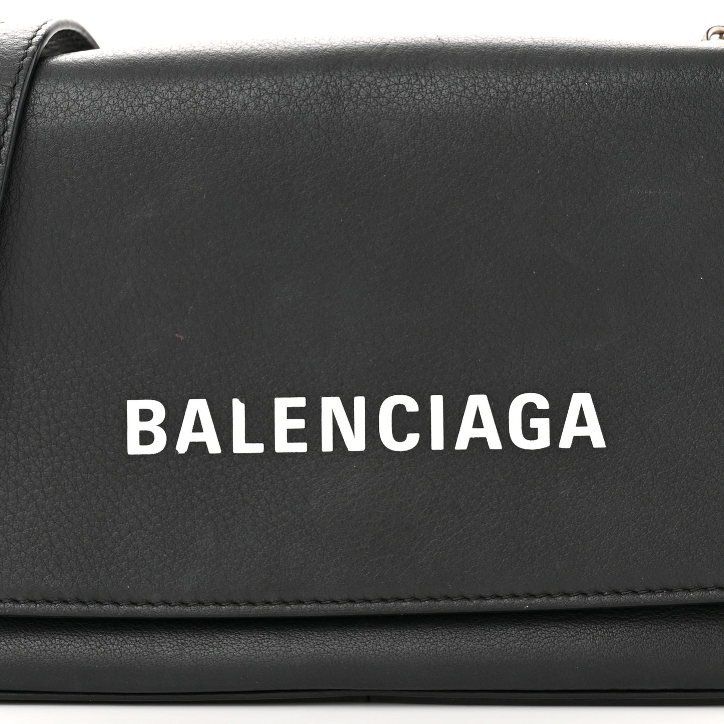 Pebbled Calfskin Logo Everyday Flap Chain Wallet Black
