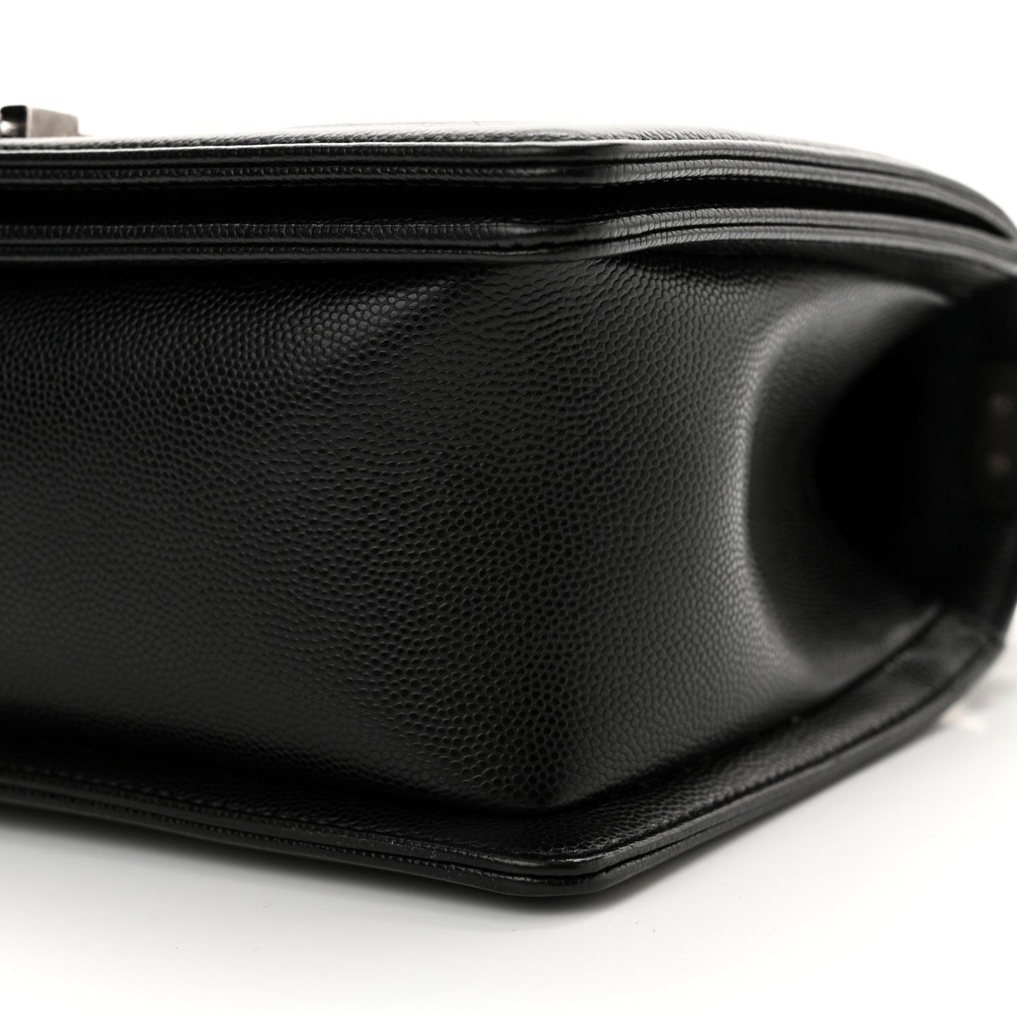 Caviar Quilted Medium Boy Flap Black