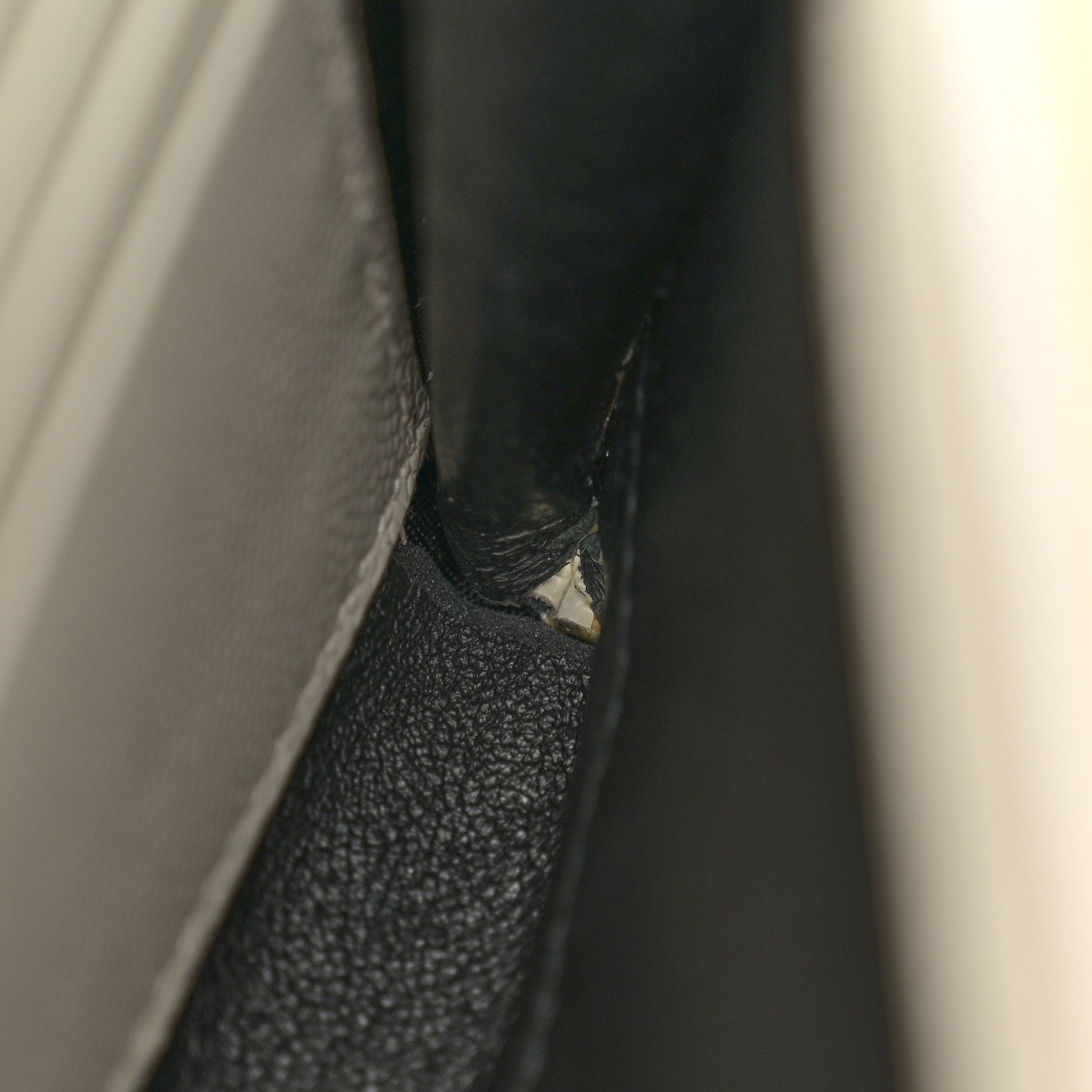 Saint Laurent Grain De Poudre Matelasse Chevron Monogram Chain Wallet Crema Soft 10 of 11