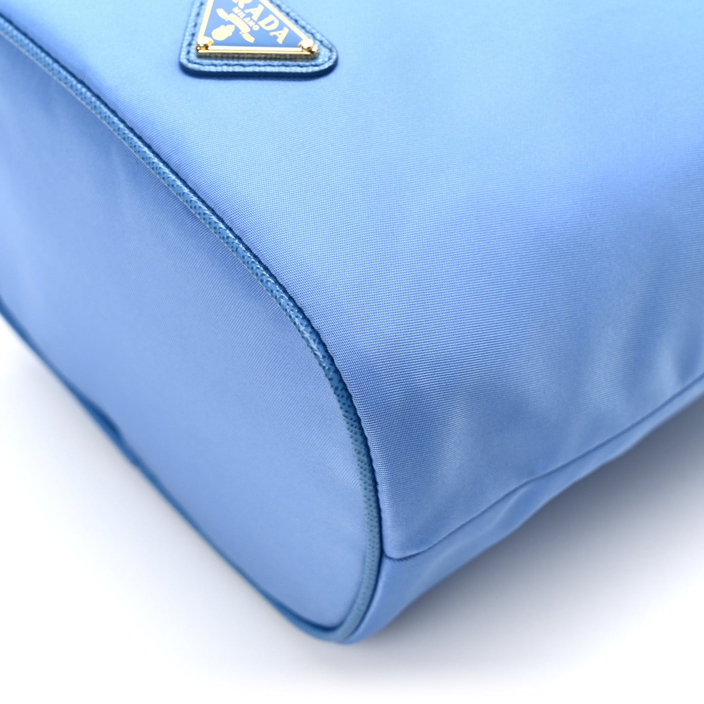 Tessuto Nylon Saffiano Mini Bucket Bag Onda