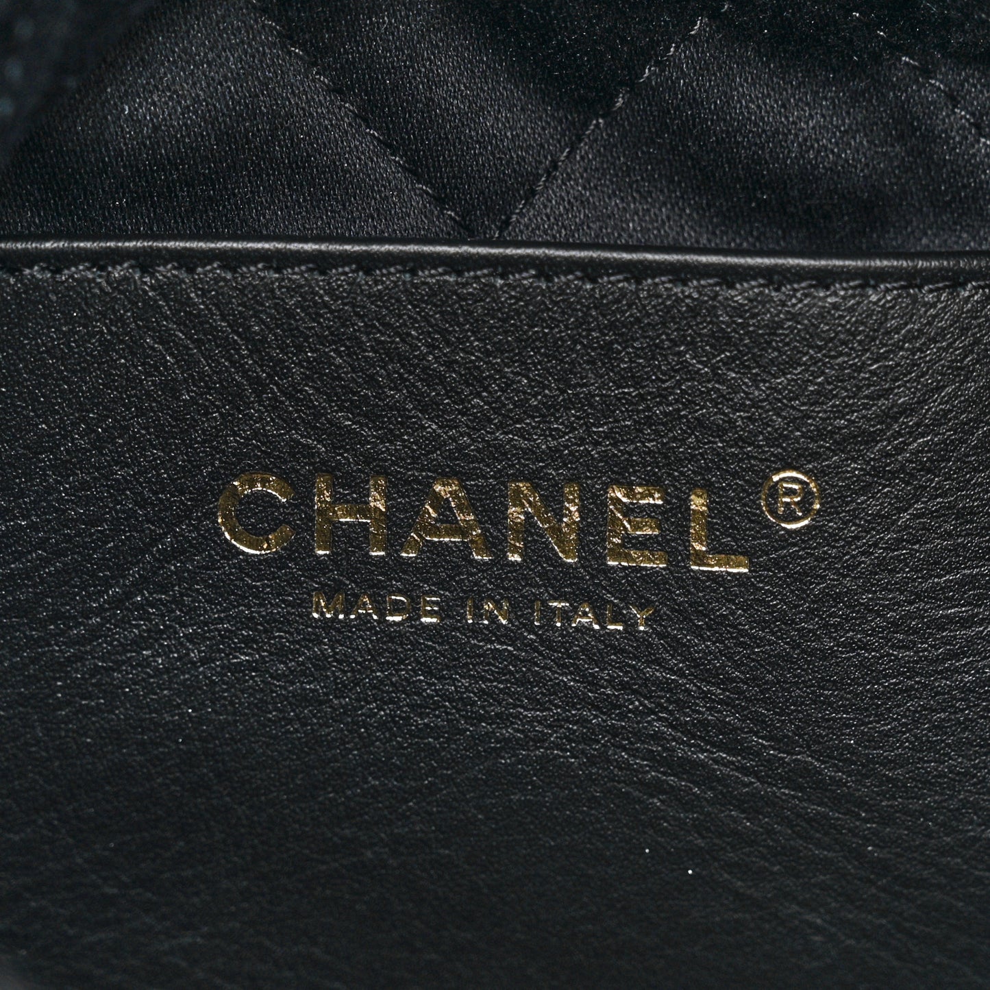 Shiny Crumpled Calfskin Quilted Pearl Mini Chanel 22 Black