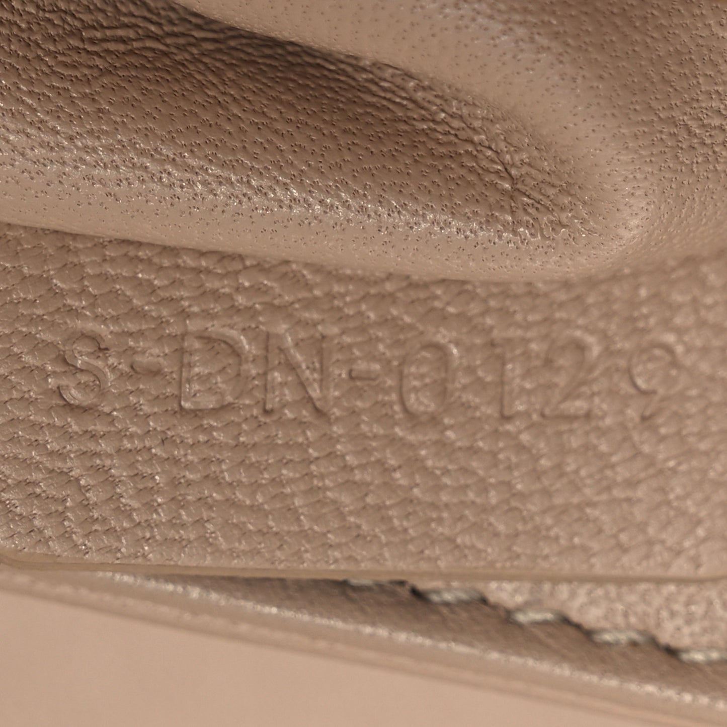 Shiny Calfskin Medium Triomphe Nude