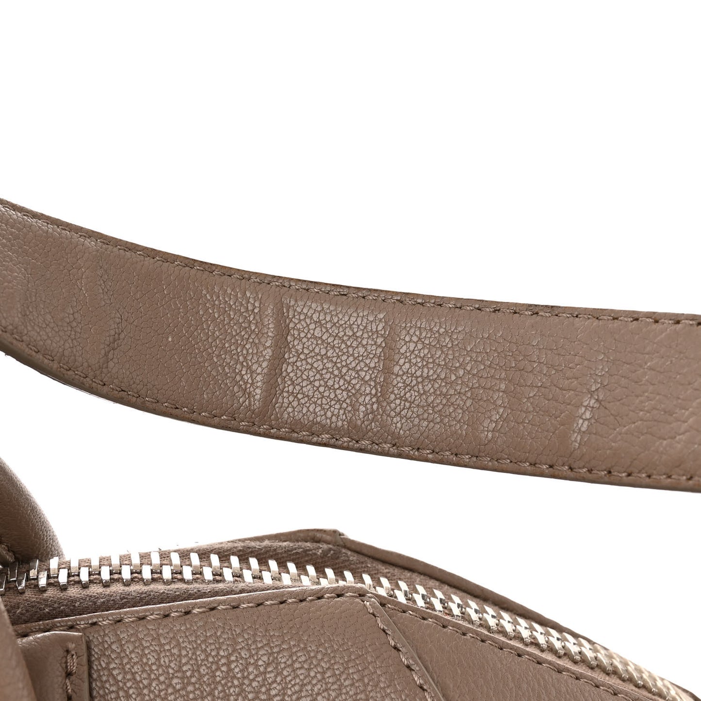 Sugar Goatskin Medium Antigona Sand