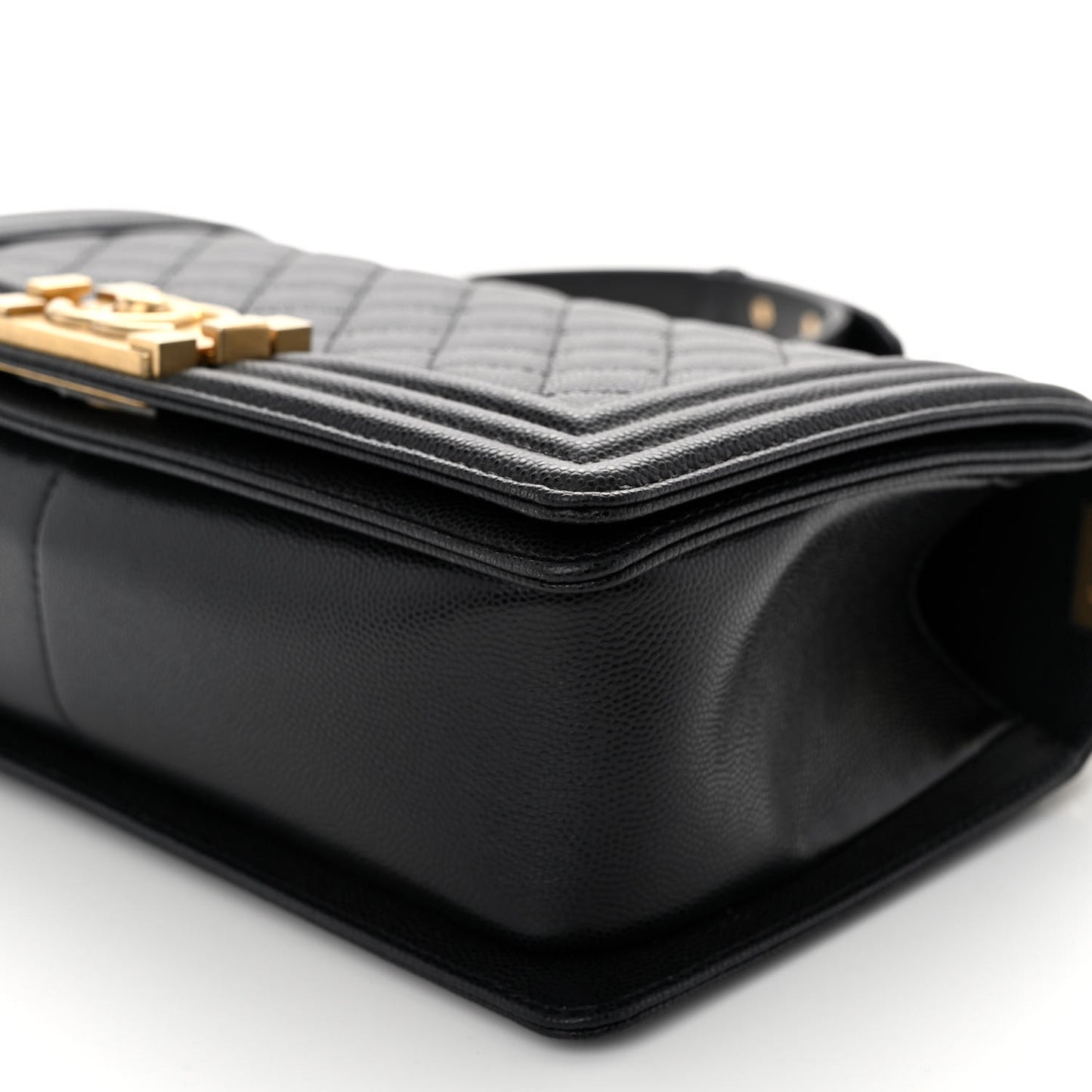 Caviar Quilted Medium Boy Flap Black