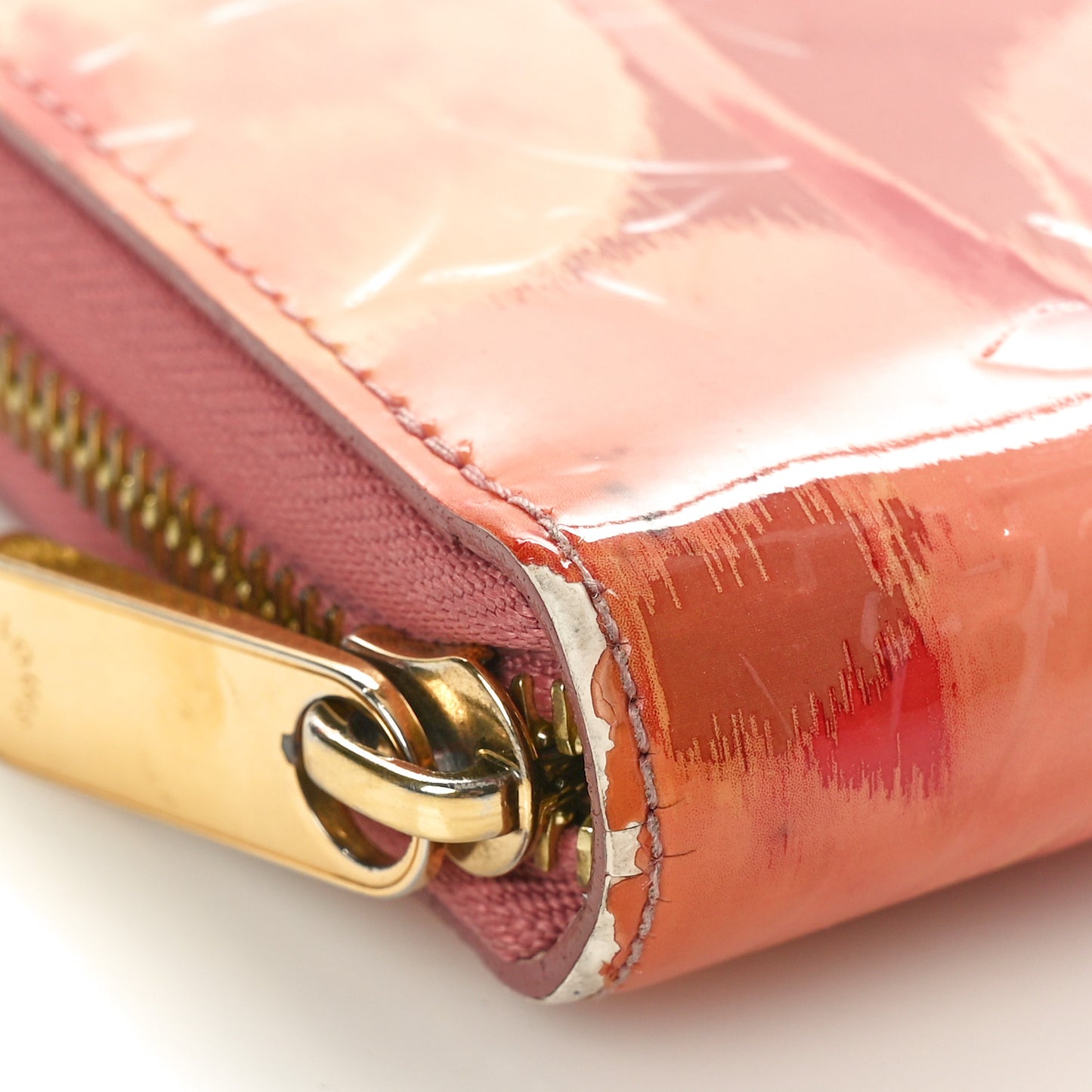 Vernis Ikat Zippy Wallet Rose Velours