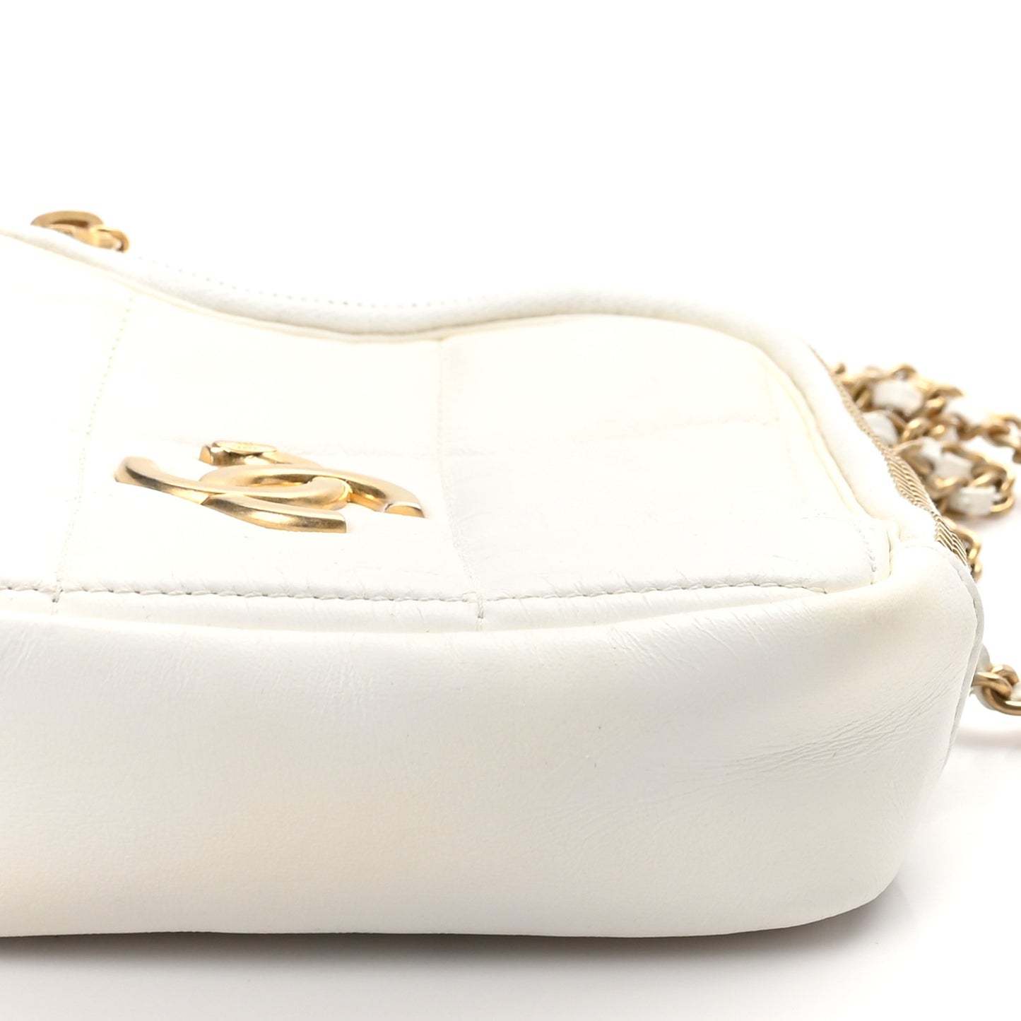 Lambskin Quilted Diamond Clutch With Chain White