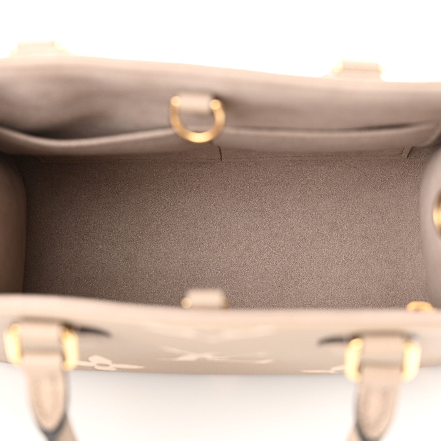 Louis Vuitton Empreinte Monogram Giant Onthego PM Tourterelle Creme 5 of 10