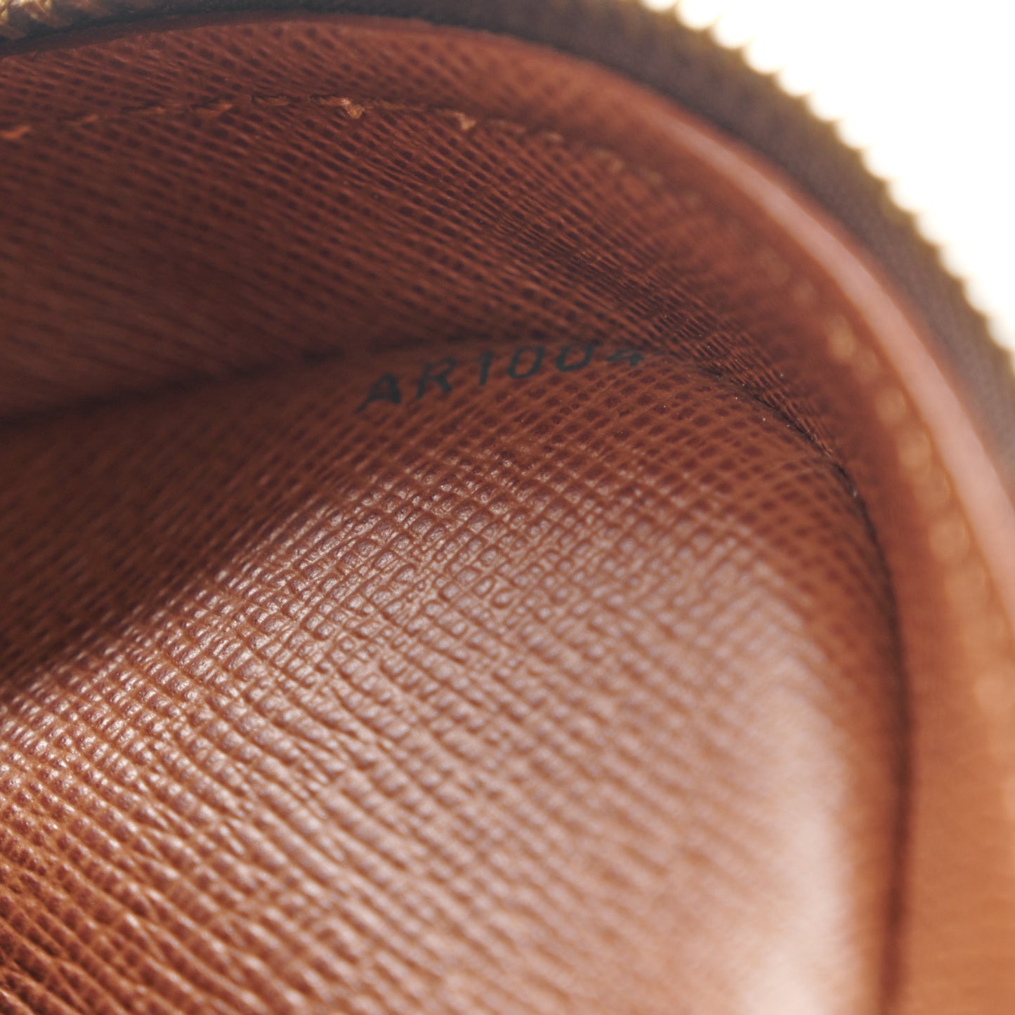 Monogram Nil 28