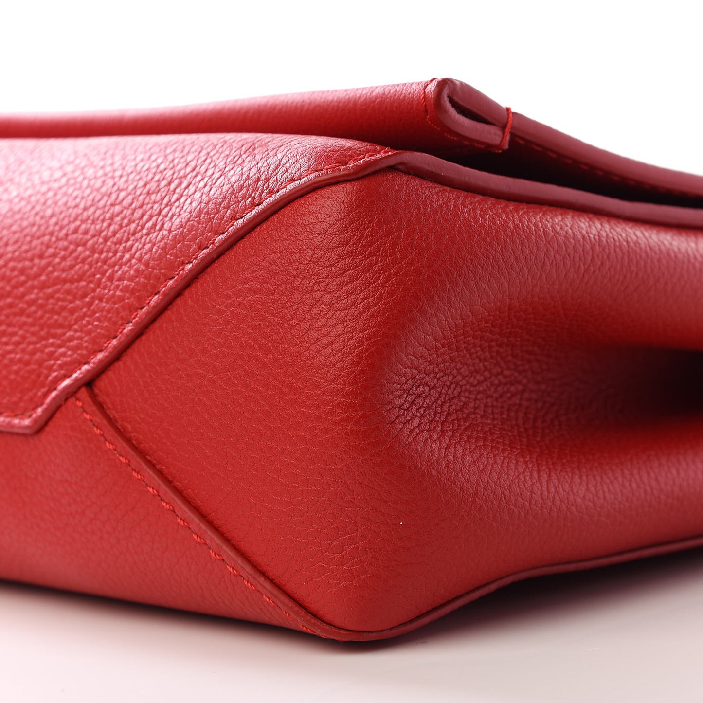 Calfskin Lockme II Chain Bag BB Rubis