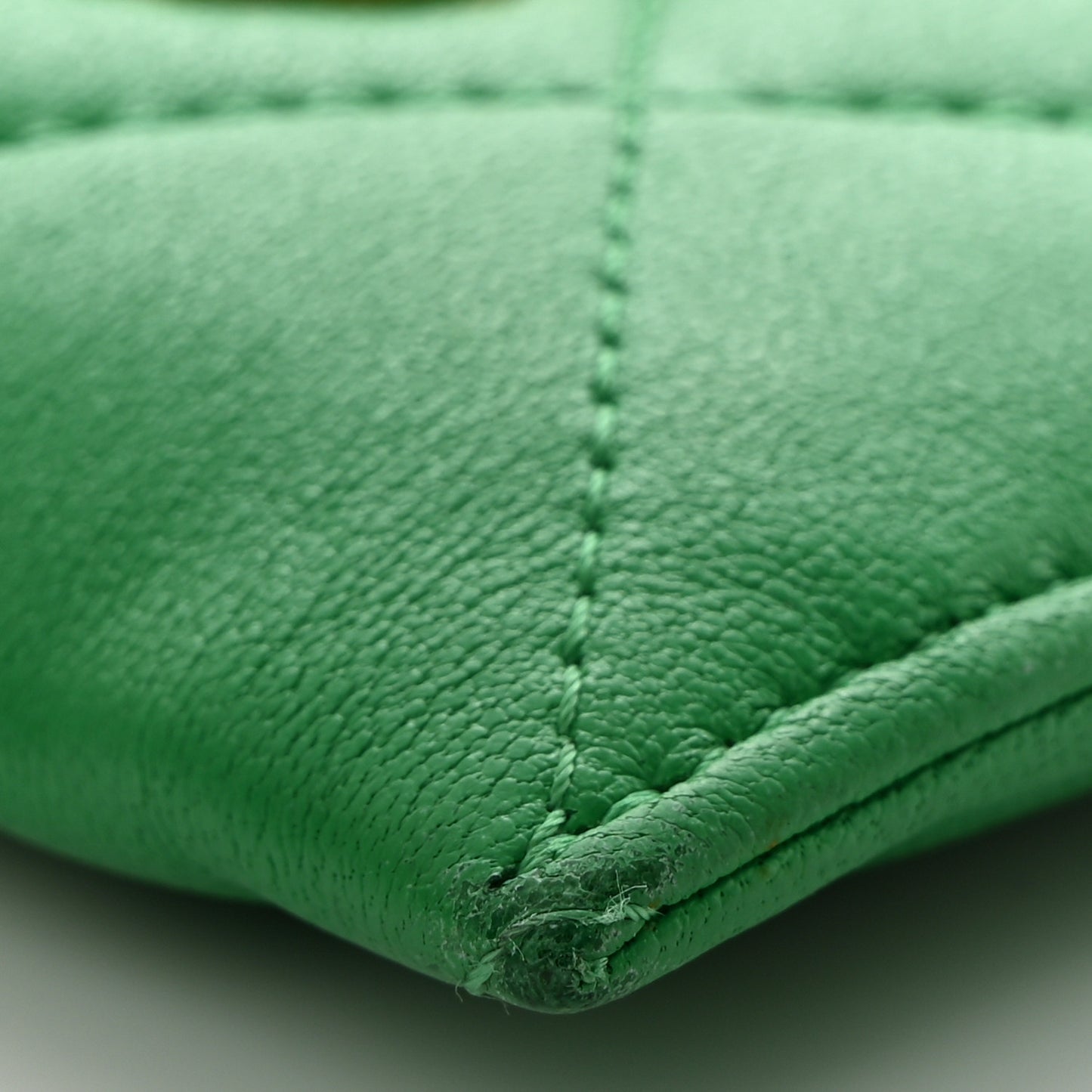Lambskin Quilted Chanel 19 Card Holder Green