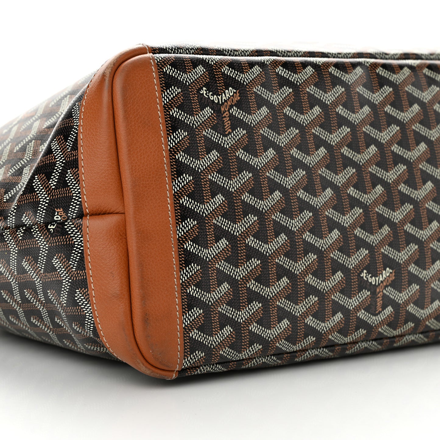 Goyardine Artois MM Black Gold