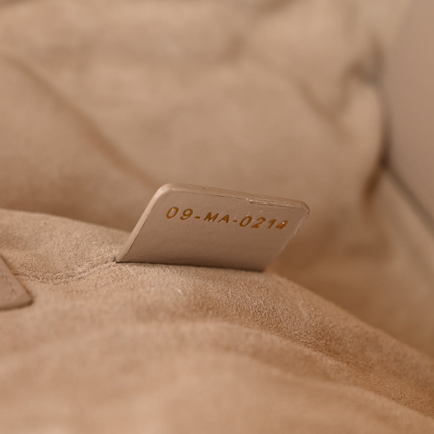 Calfskin Macrocannage Medium Toujour Powder Beige