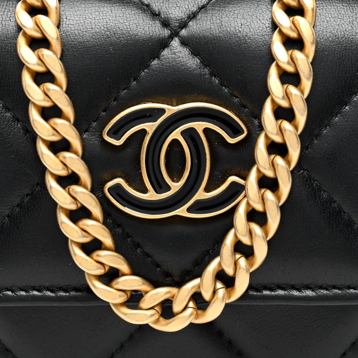 Lambskin Enamel Quilted Pending CC Card Holder On Chain Black
