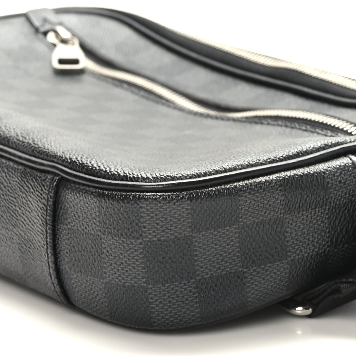 Damier Graphite Ambler