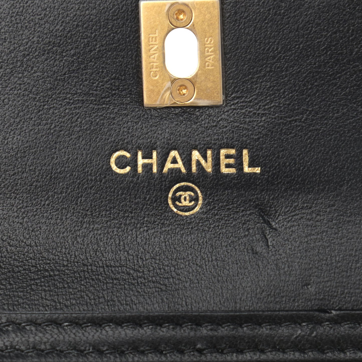 Lambskin Quilted Pearl Crush Clutch With Chain Black