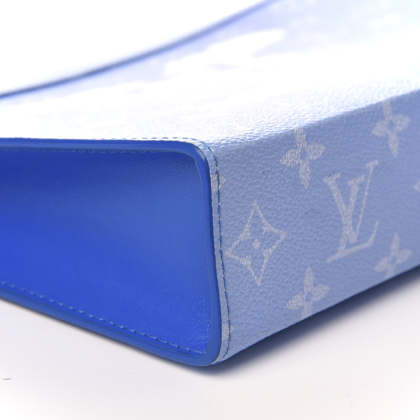Monogram Clouds Pochette Voyage MM A4 Blue