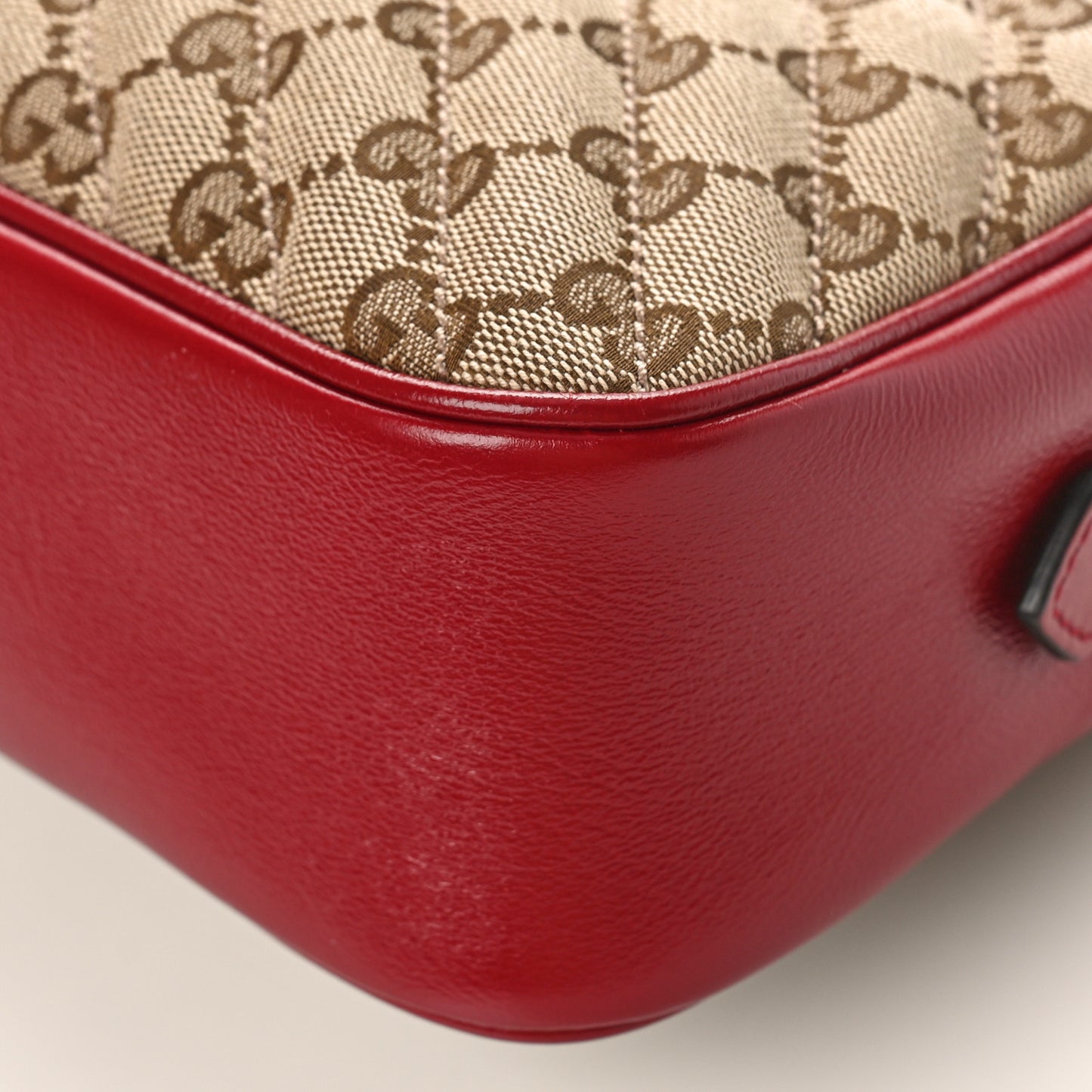 Monogram Azalea Calfskin Matelasse Diagonal Small GG Marmont Chain Shoulder Bag Beige Ebony New Cherry Red