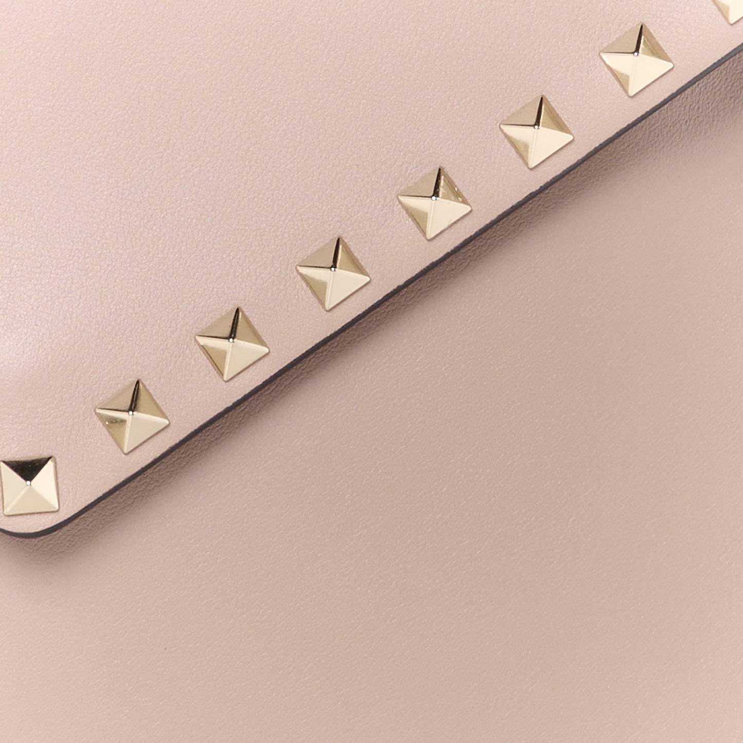Vitello Medium Rockstud Envelope Flat Wristlet Pouch Poudre