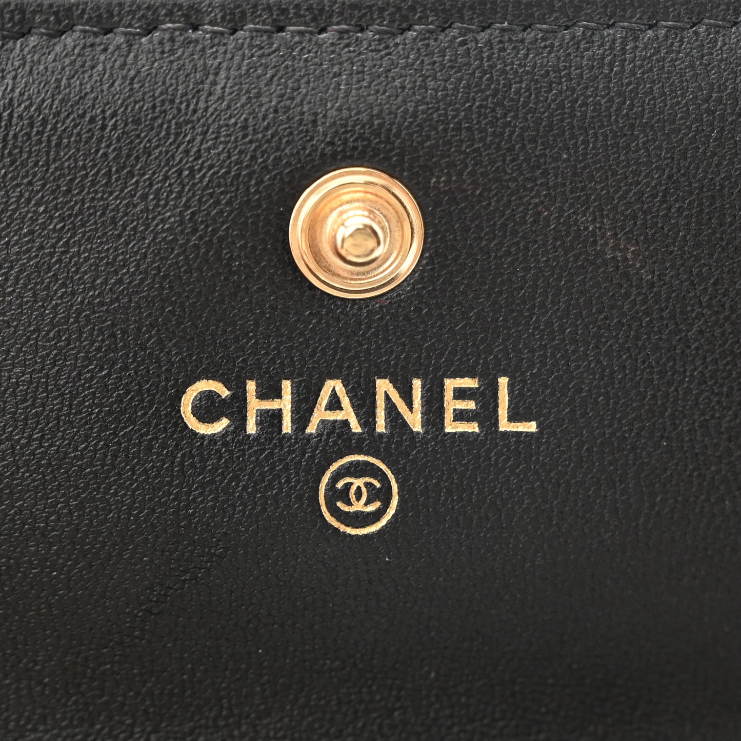 Lambskin Quilted Pearl Crown Clutch With Chain Black