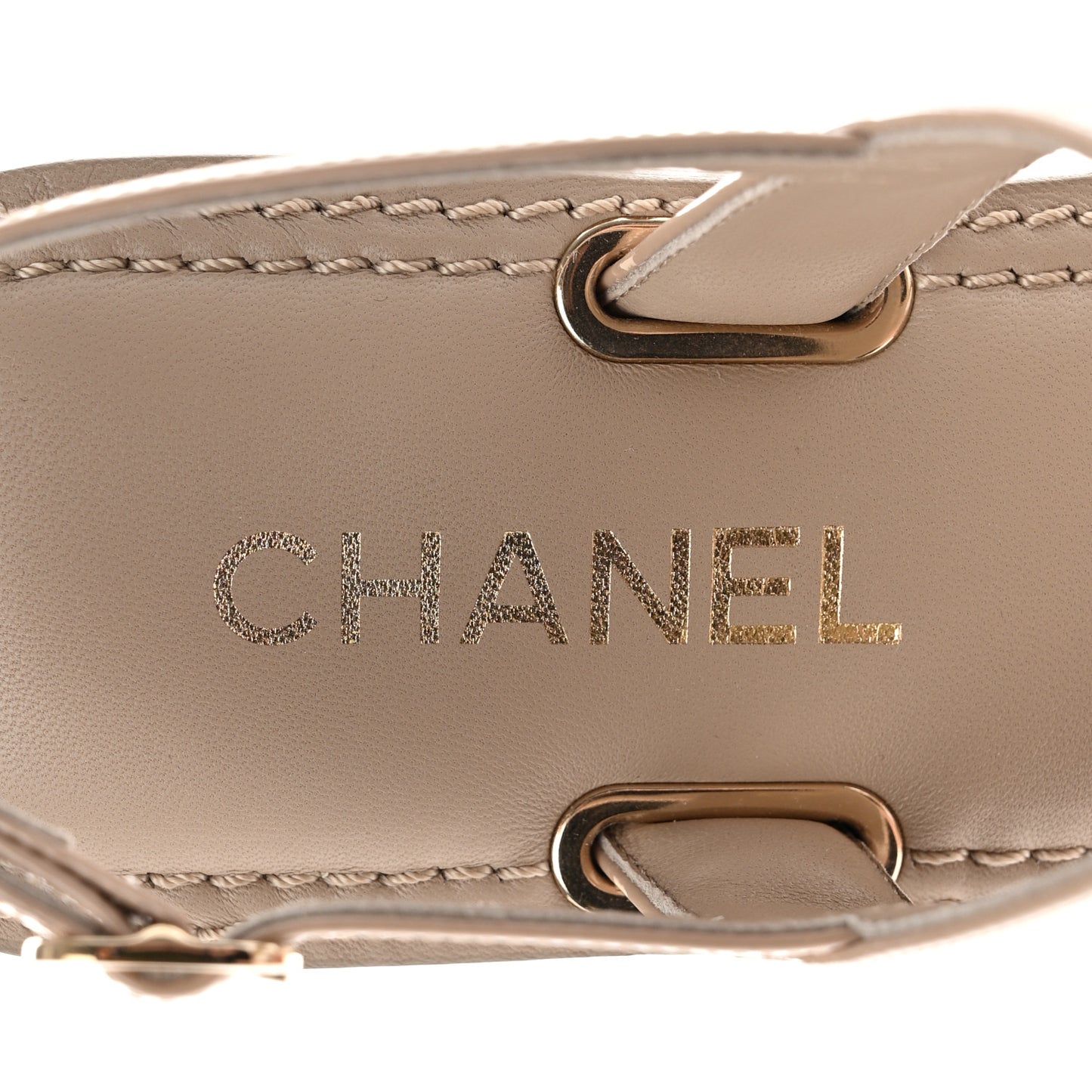 Lambskin Patent Chain CC Logo Thong Sandals 39 Beige