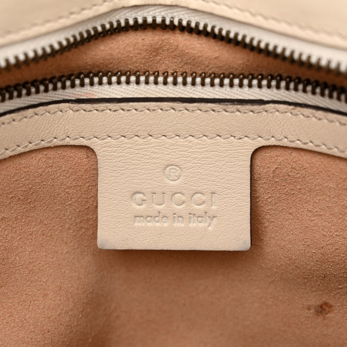 Calfskin Matelasse Medium GG Marmont Shoulder Bag White