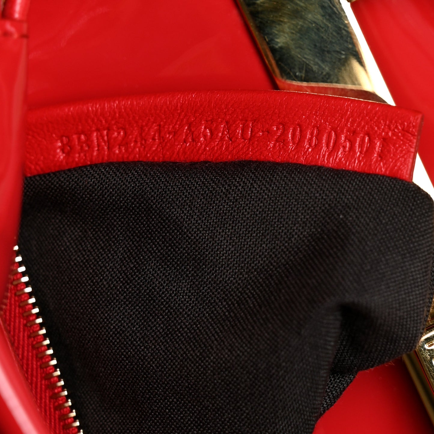 Vitello Vernice Mou Mini Peekaboo Iconic Satchel Rosso Cardinale