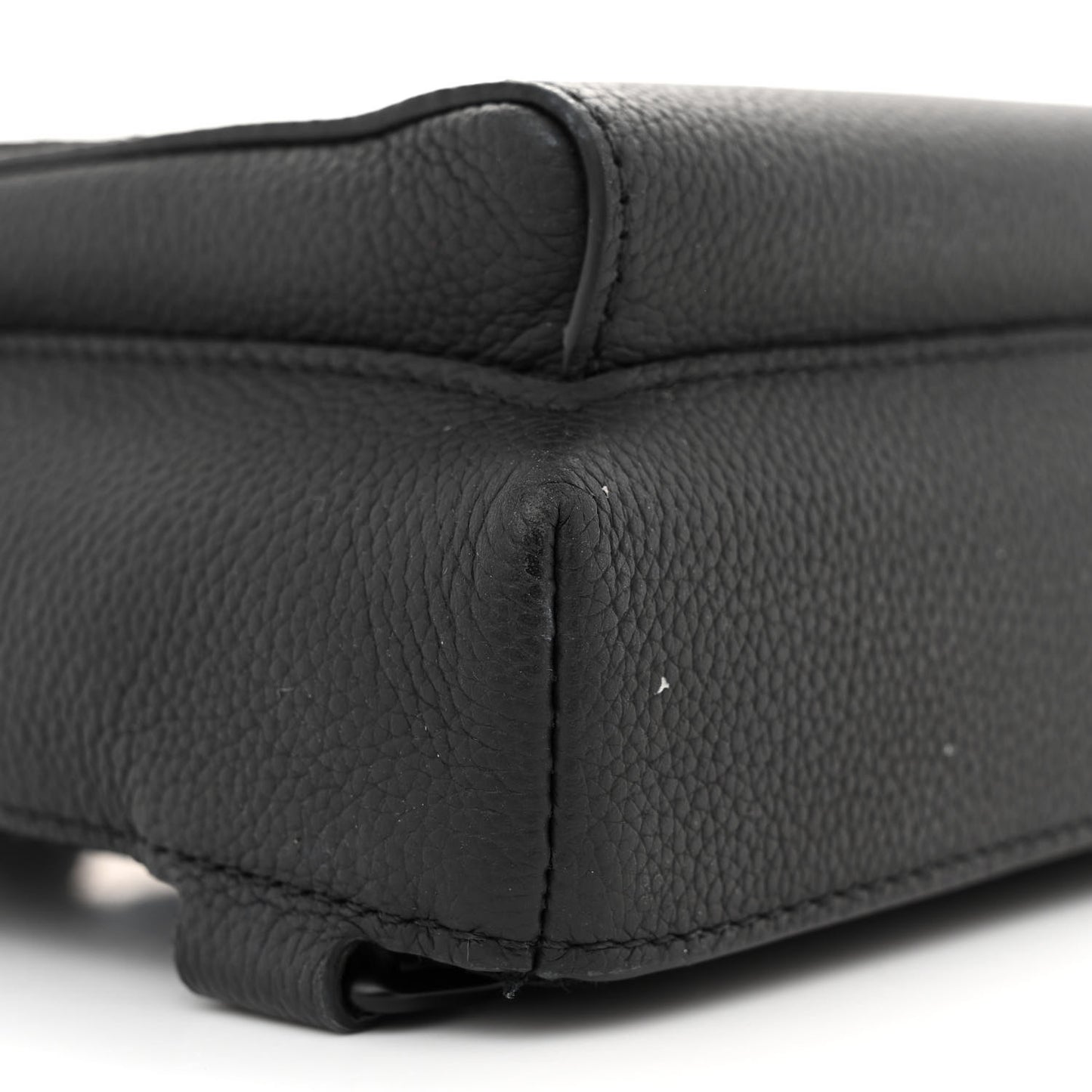 Grained Cowhide Aerogram Pilot Slingbag Black