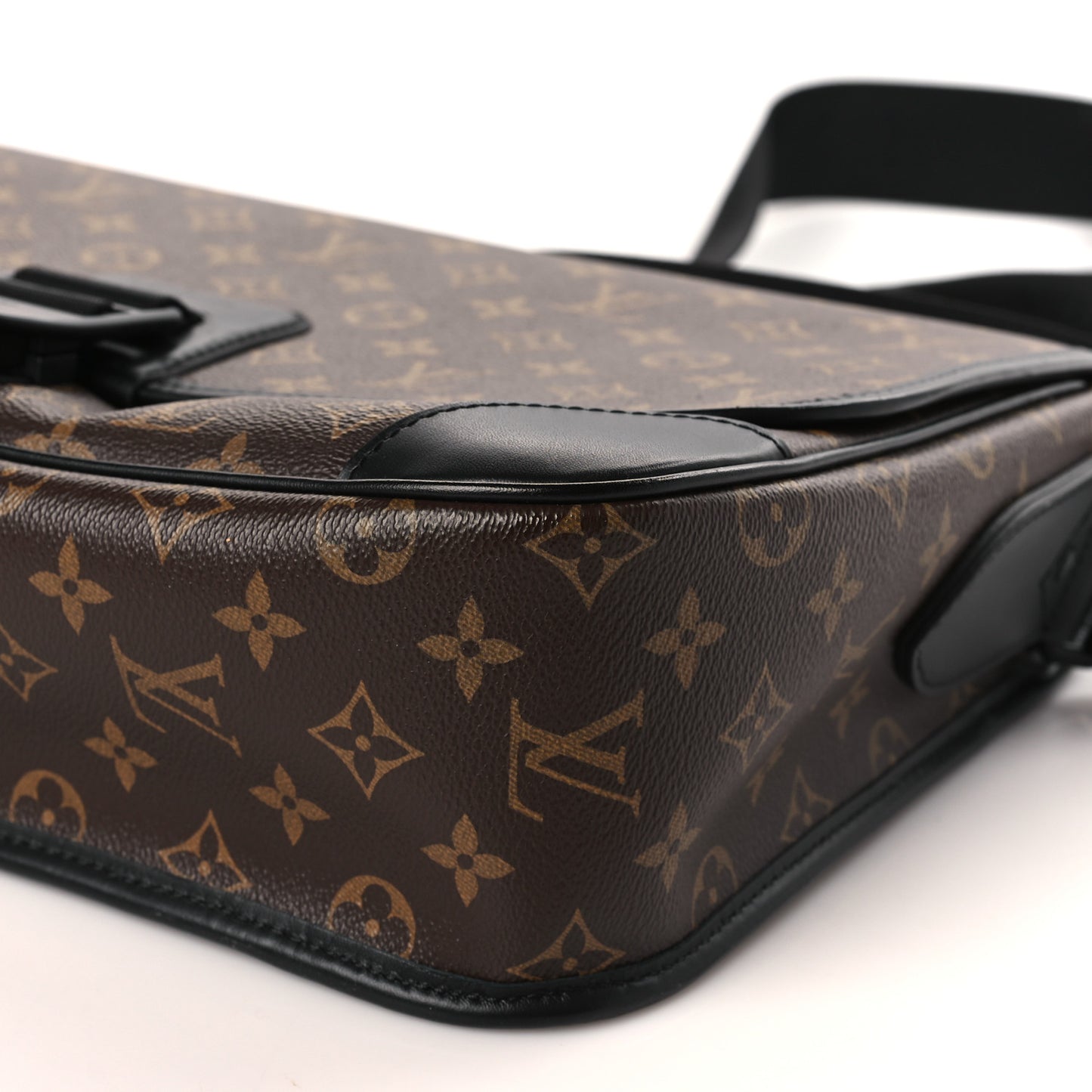 Monogram Macassar Archy Messenger GM