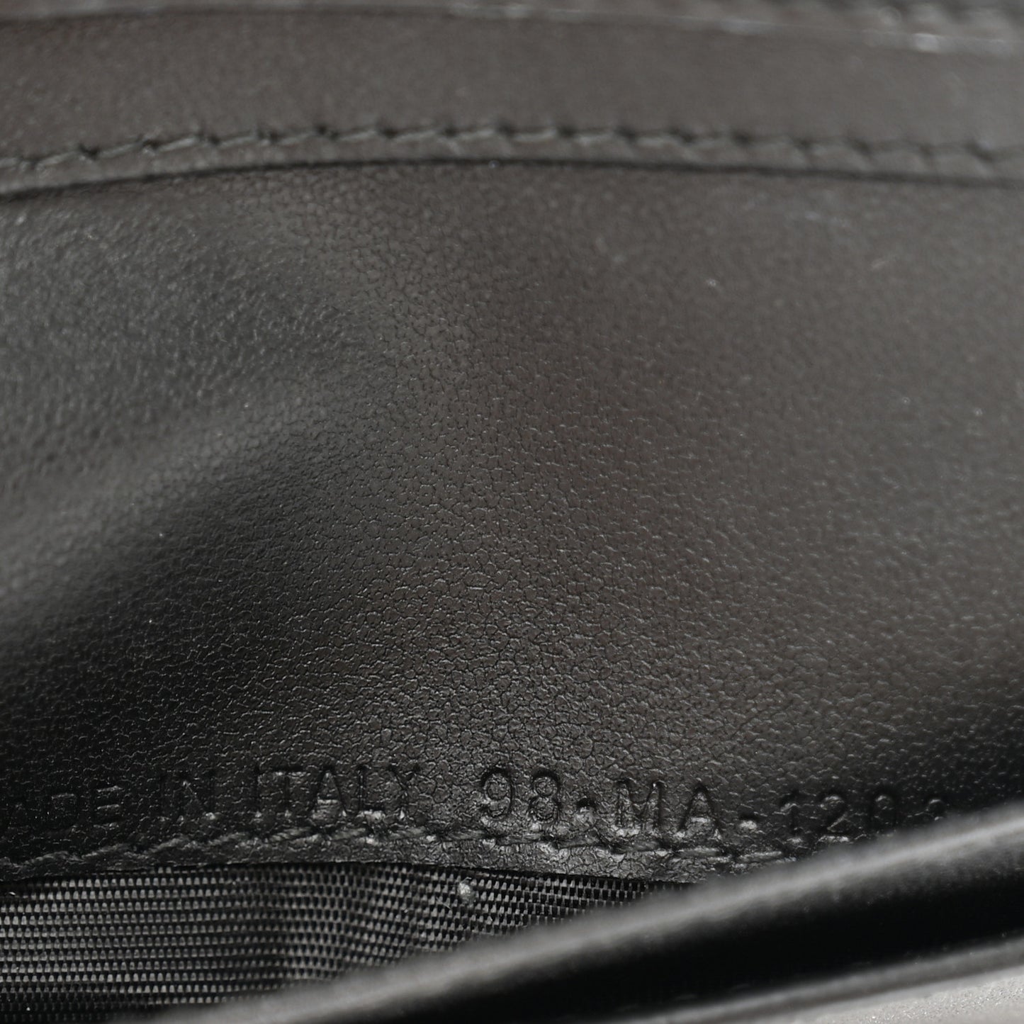 Grained Calfskin Supple Cannage Caro Dahlia Wallet Black