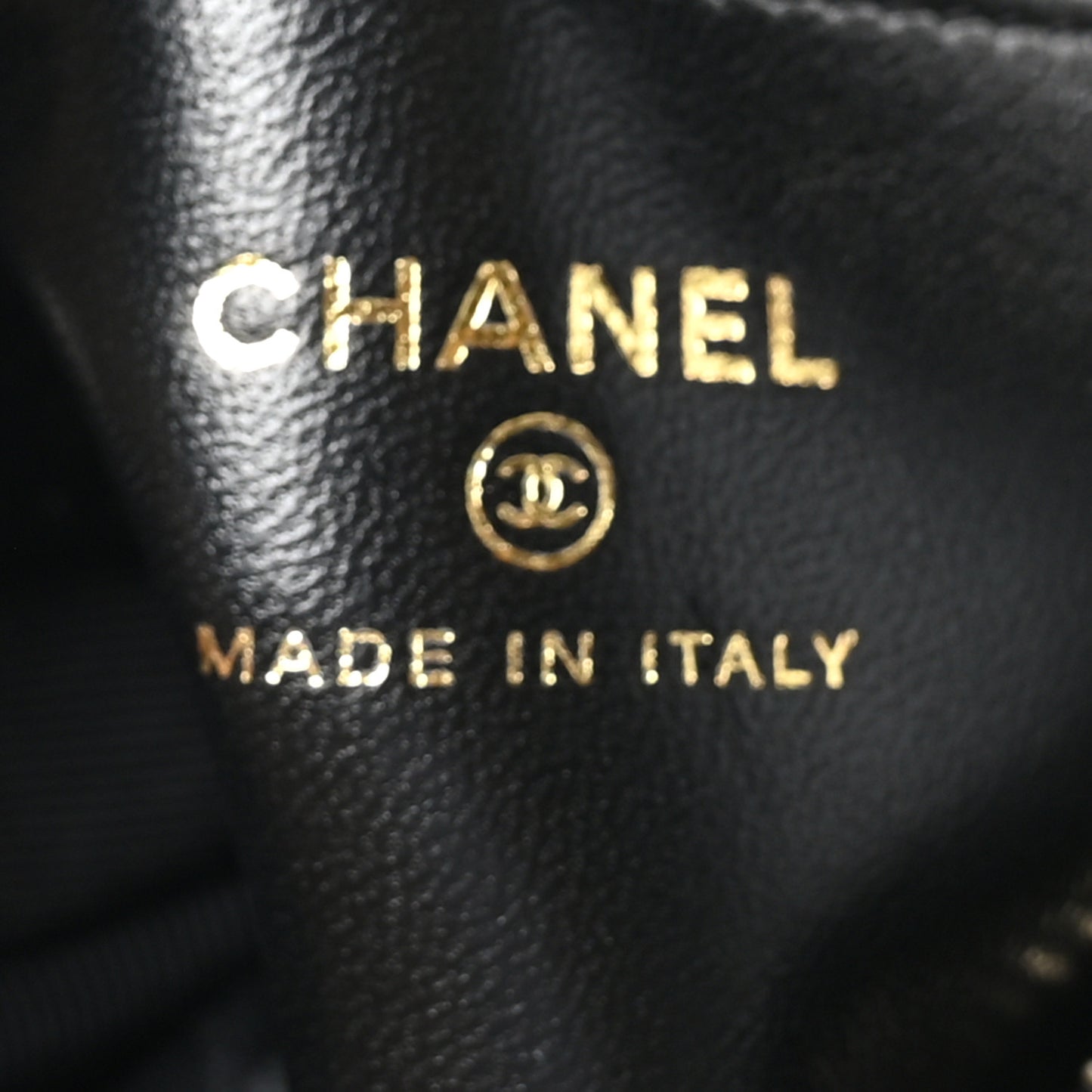 Lambskin Quilted Chain Around Pouch Black