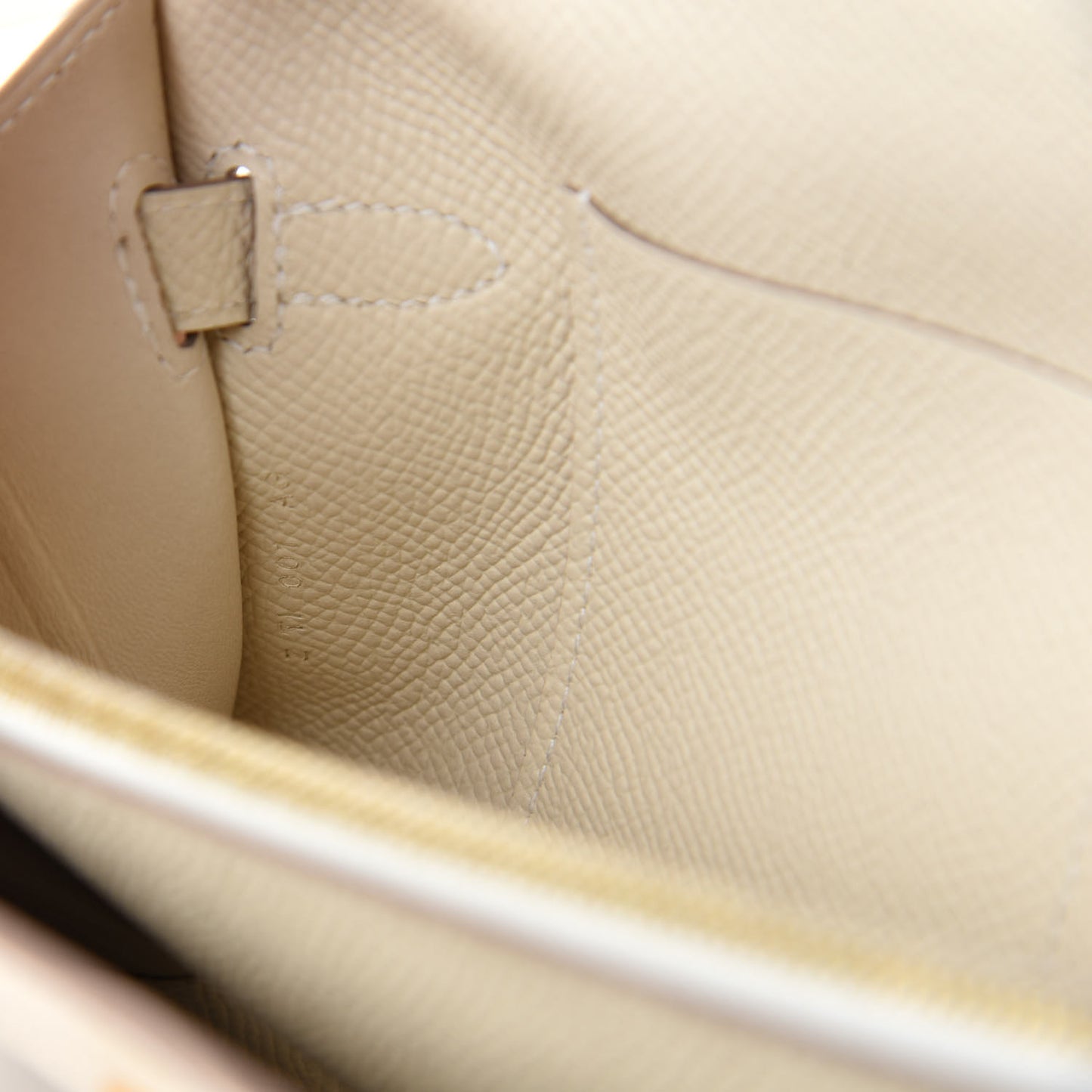 Epsom Kelly Wallet To Go Craie