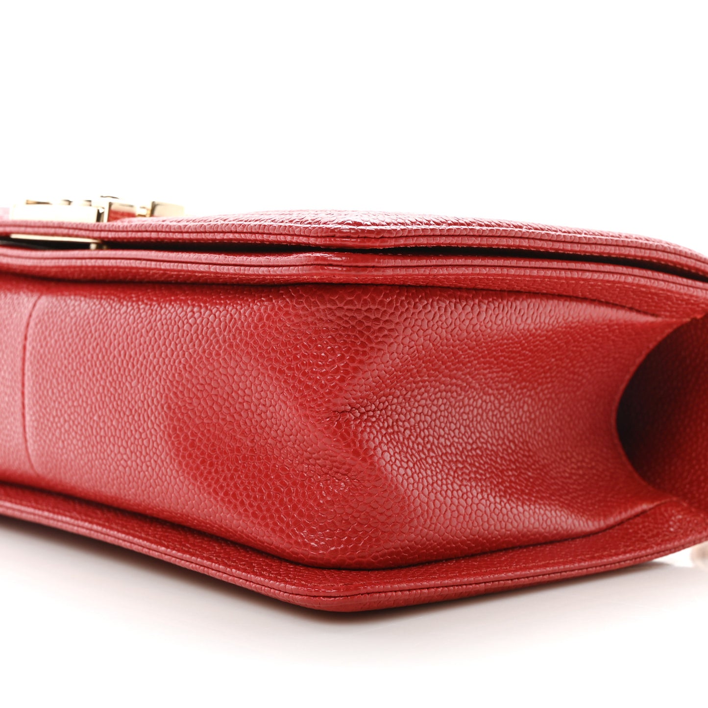Caviar Quilted Medium Boy Flap Red