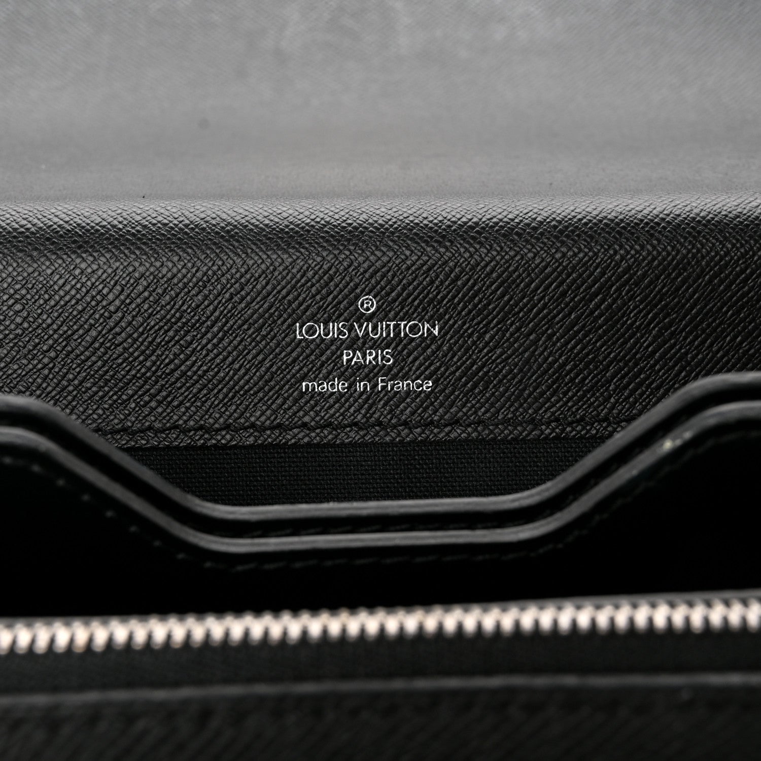 Louis Vuitton Taiga Robusto 2 Compartment Briefcase Black 7 of 18