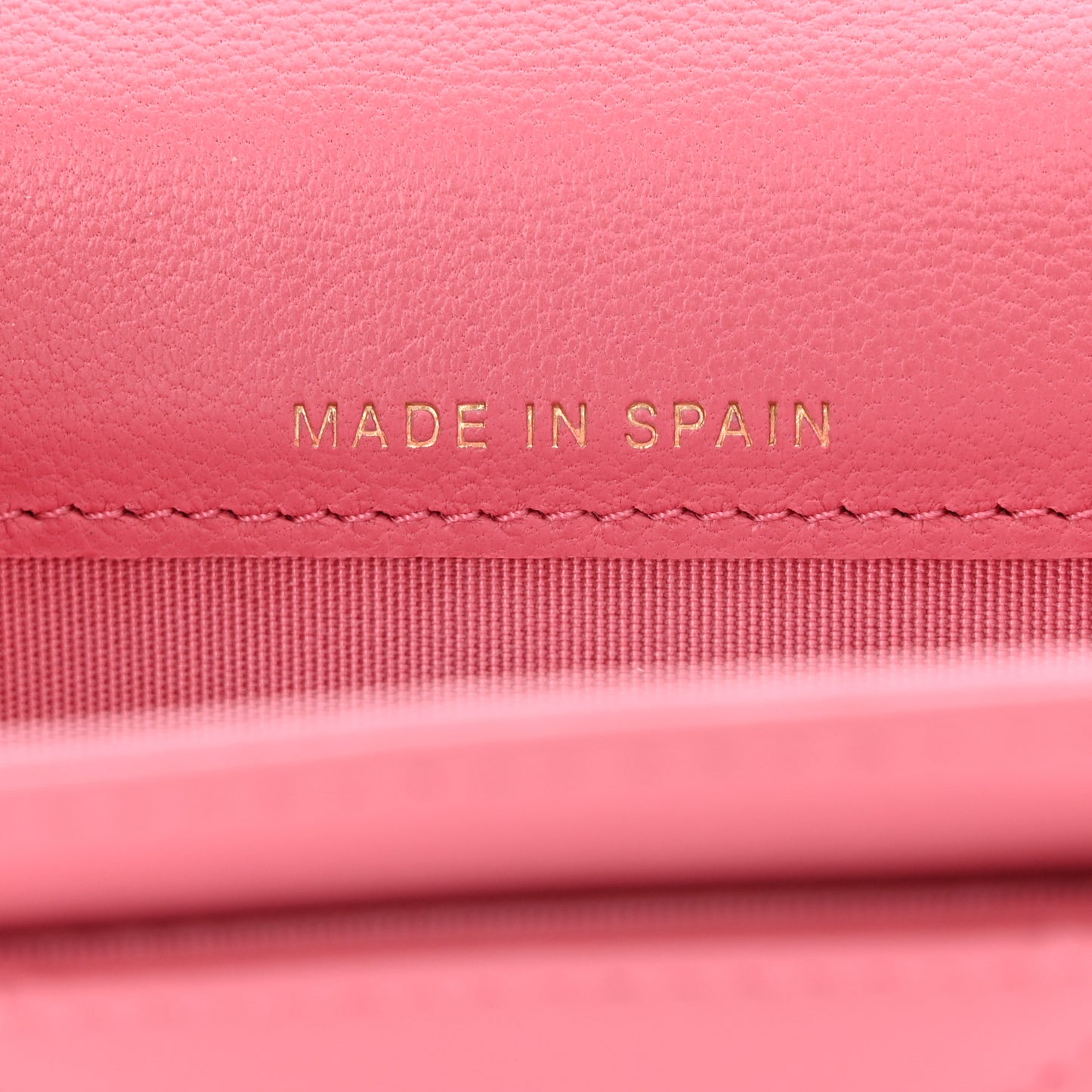 Shiny Goatskin Quilted Chanel 19 Flap Card Holder Pink