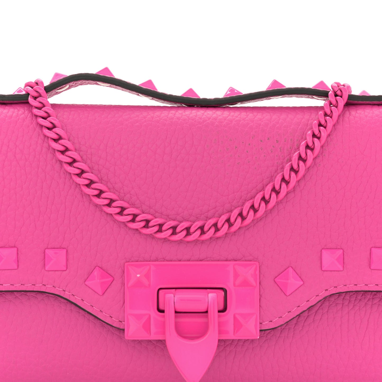 Pebbled Calfskin Enamel Monochrome Rockstud Flip Lock Flip Lock Wallet On Chain  Pink PP