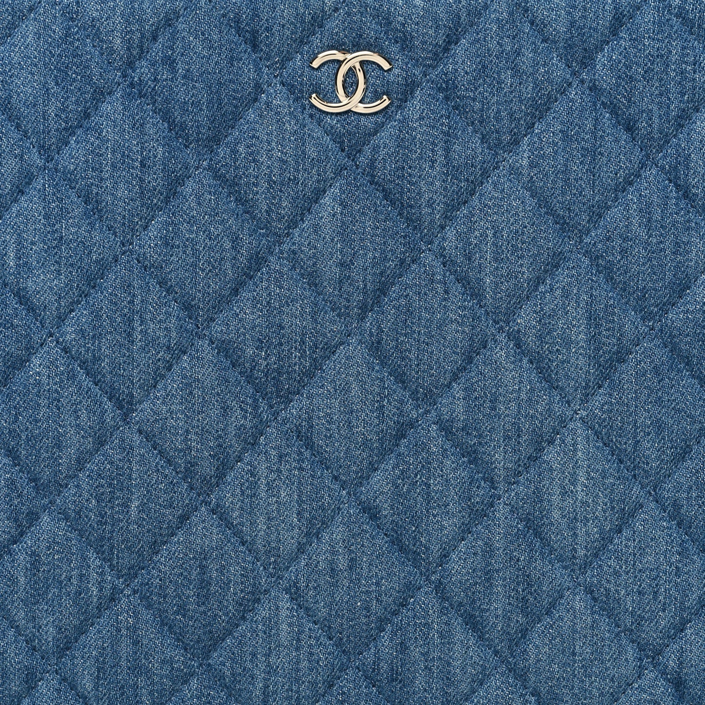 Denim Chain Around Quilted Medium Cosmetic Case Blue