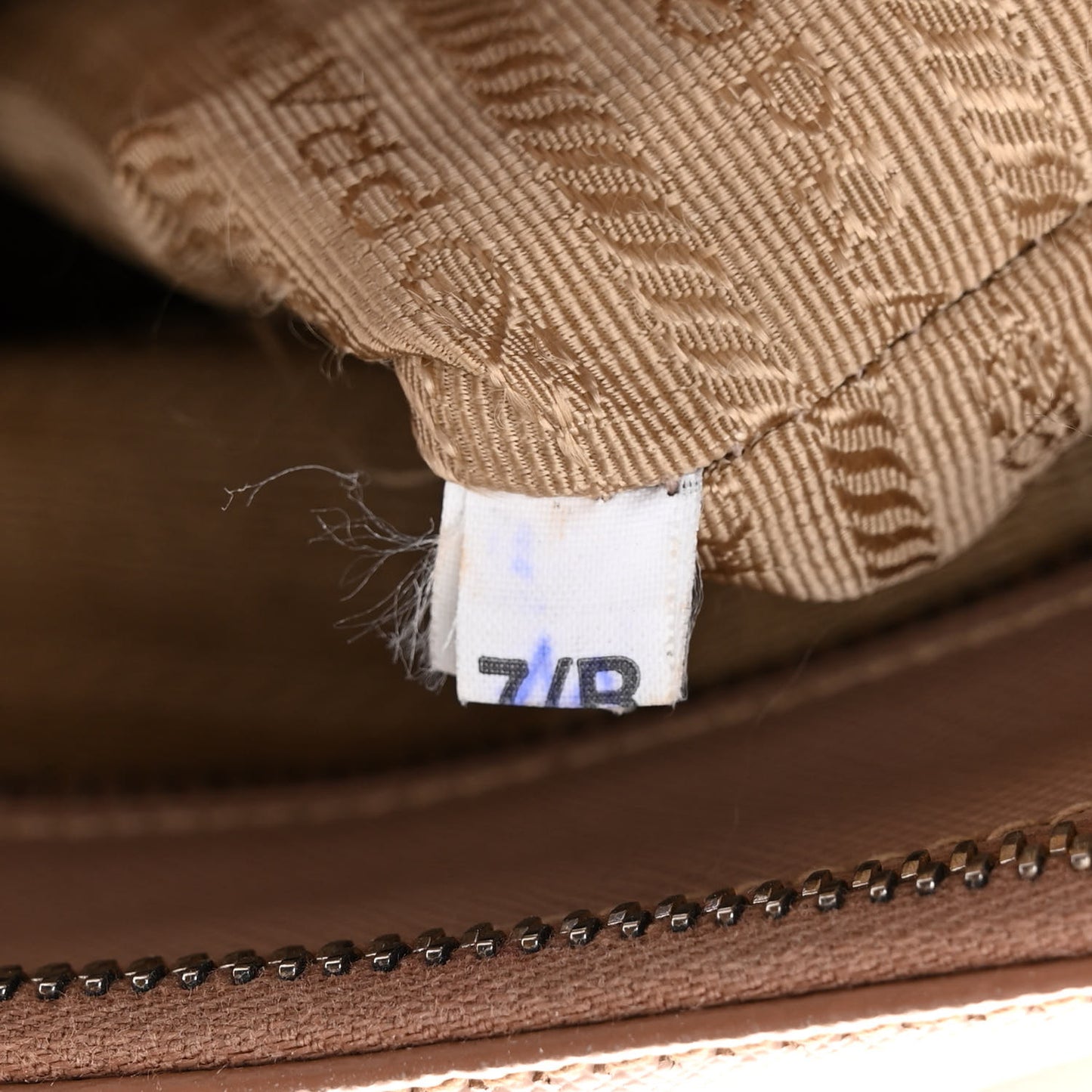 Saffiano Medium Galleria Double Zip Tote Cammeo