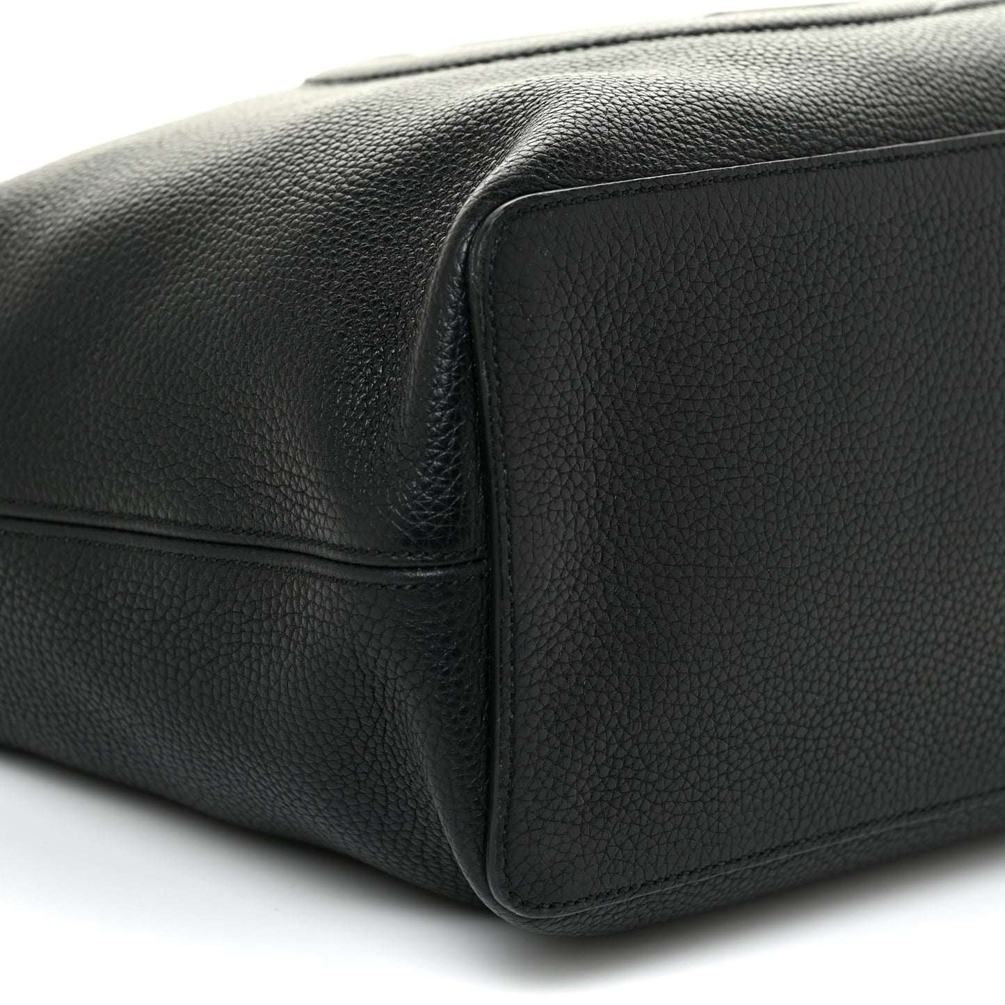 Pebbled Calfskin Large Soho Hobo Black