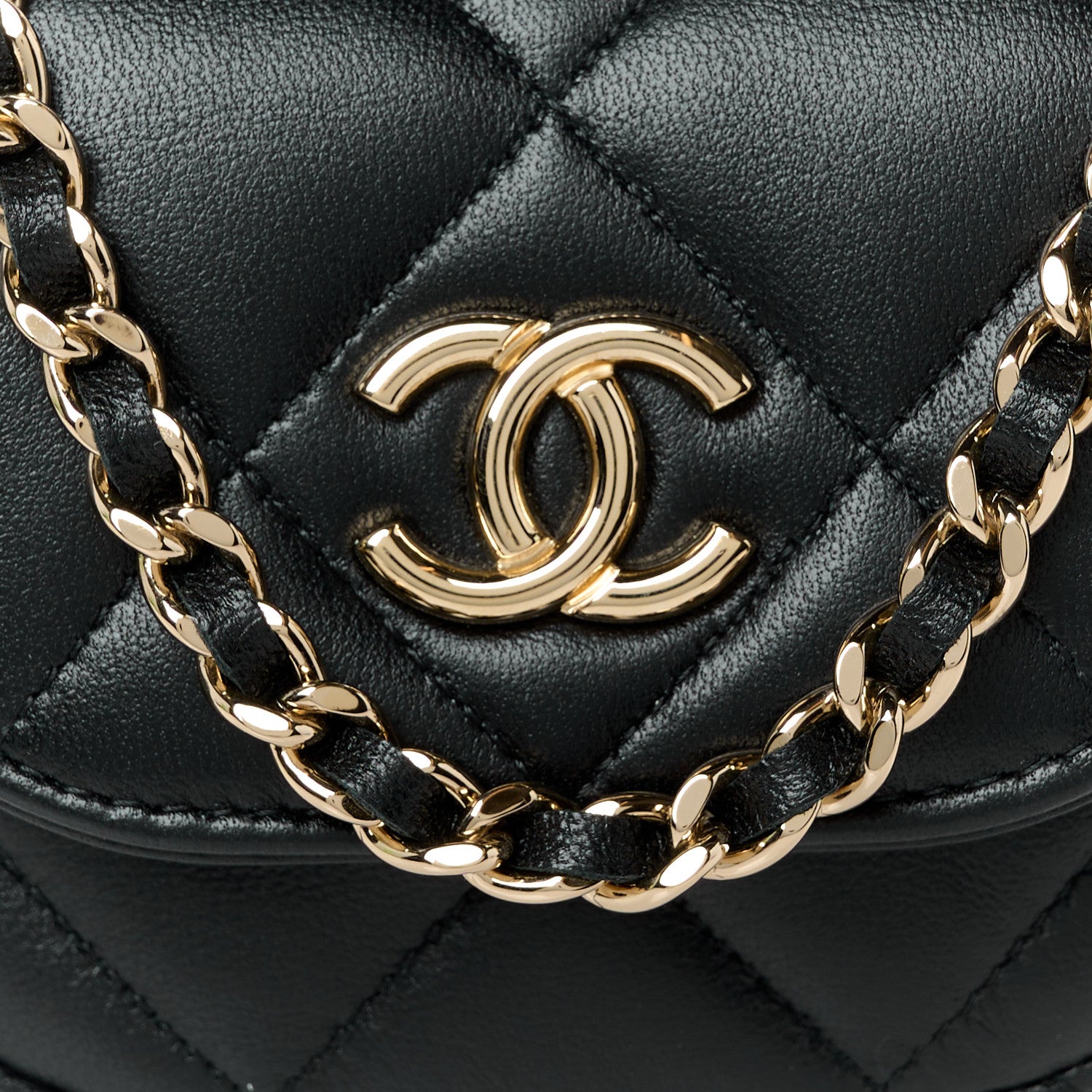 Chanel Lambskin Quilted Pearl Top Handle Clutch With Chain Black 10 of 12