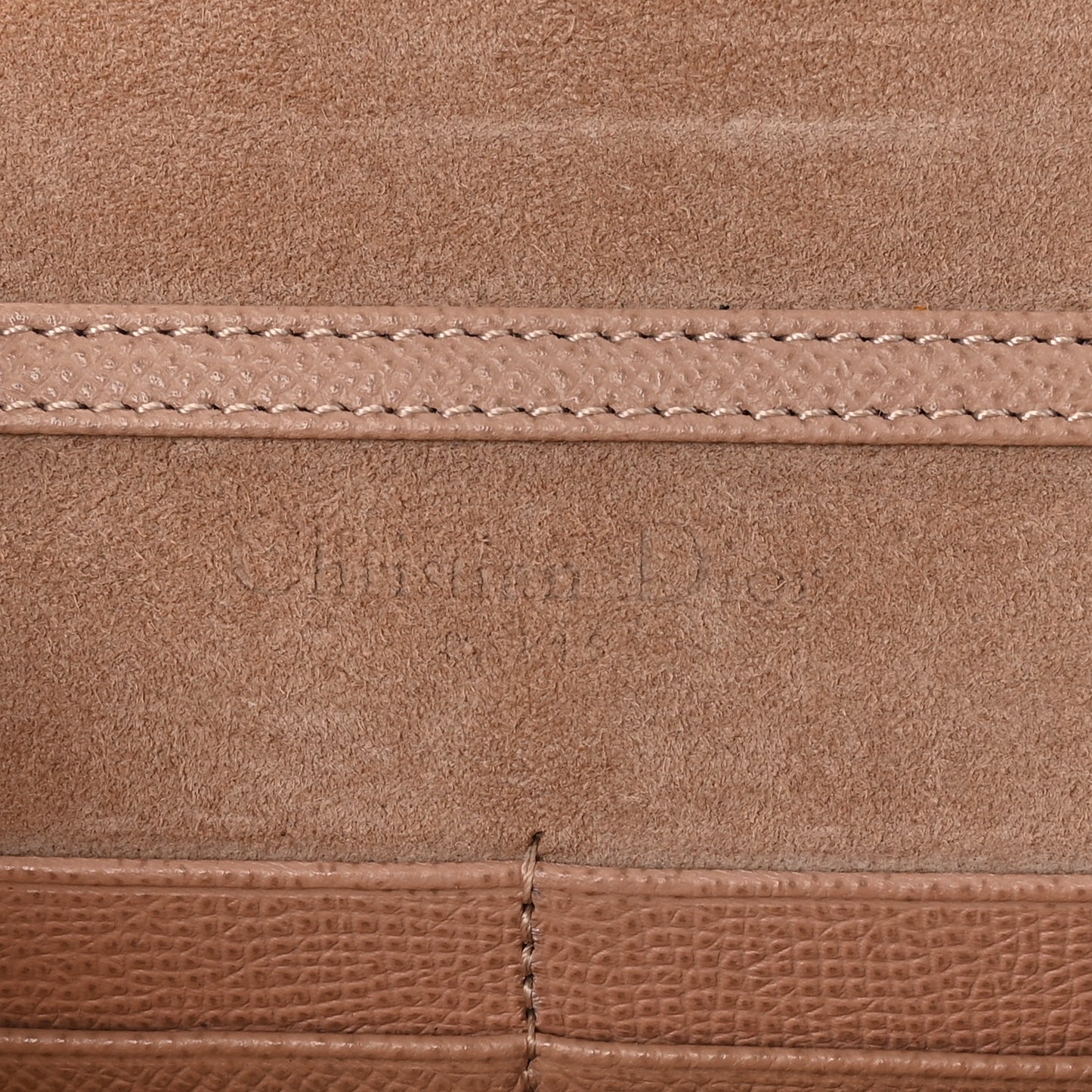 Calfskin 30 Montaigne 2 in 1 Pouch Beige
