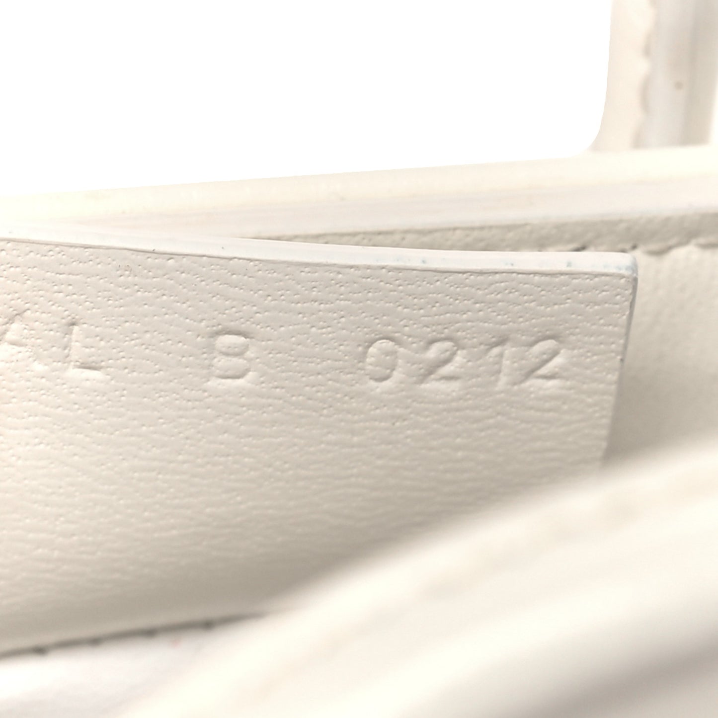 Shiny Lord Calfskin Micro Antigona Ivory