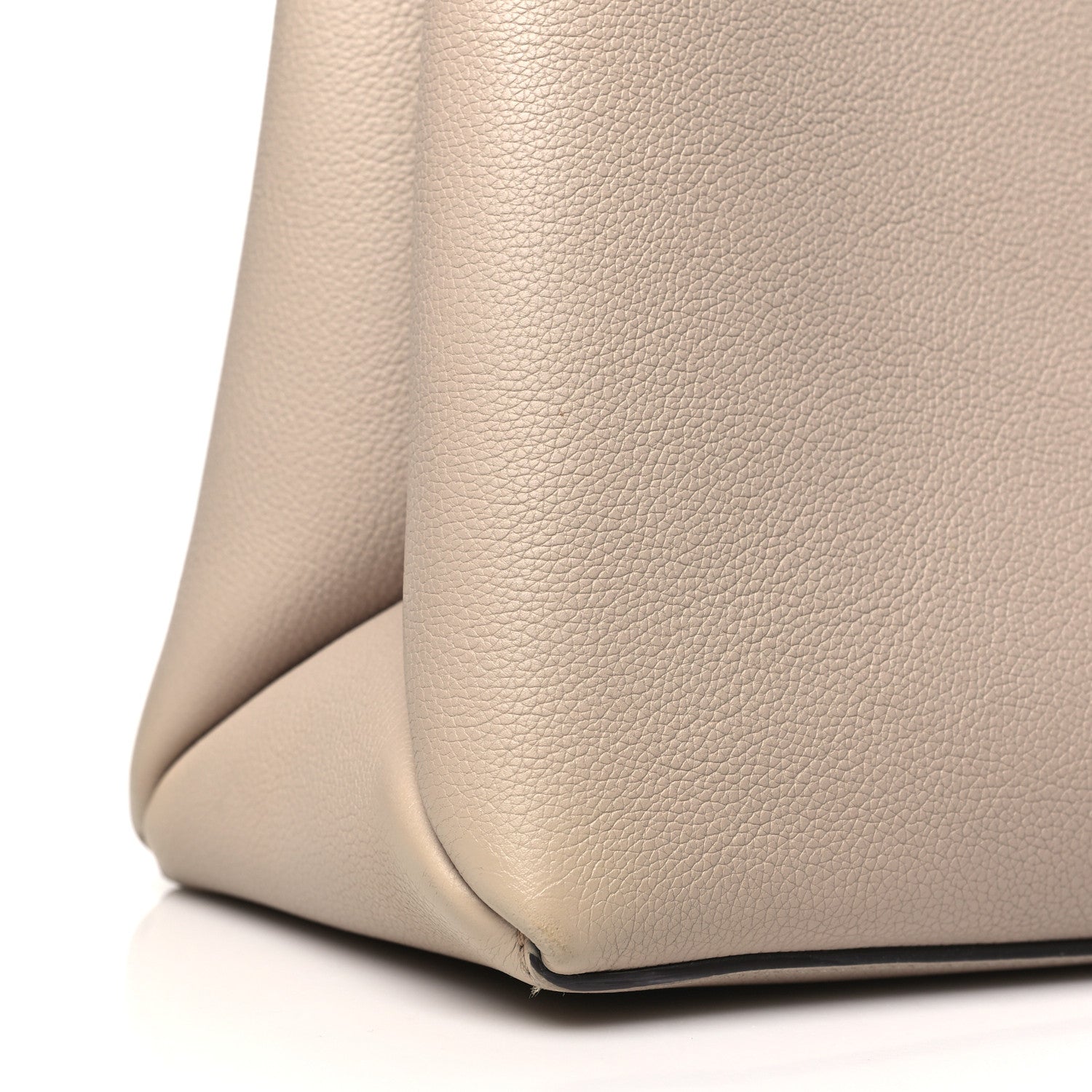 Louis Vuitton Grained Calfskin Lockme Shopper Greige 10 of 16
