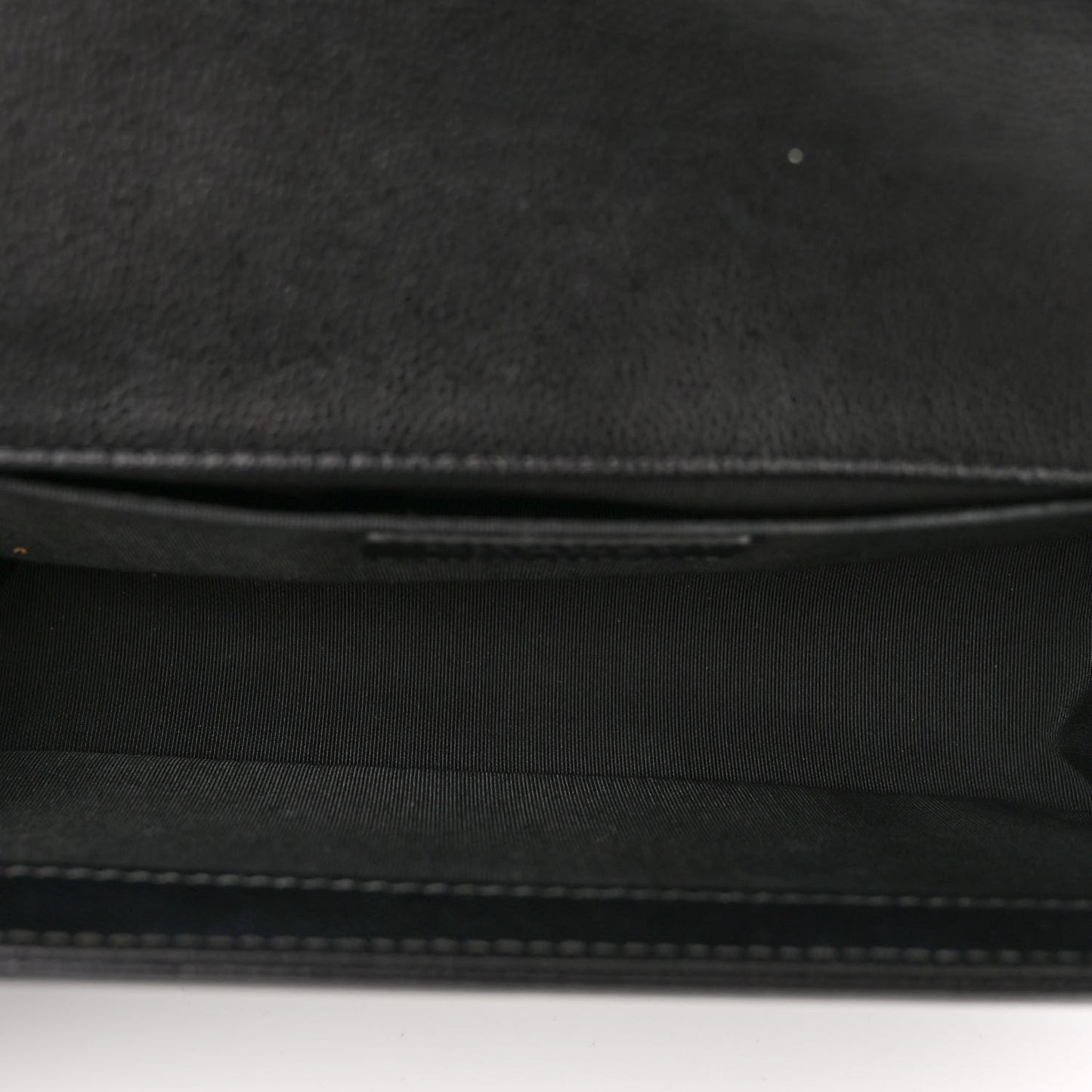 Caviar Quilted Medium Boy Flap Black