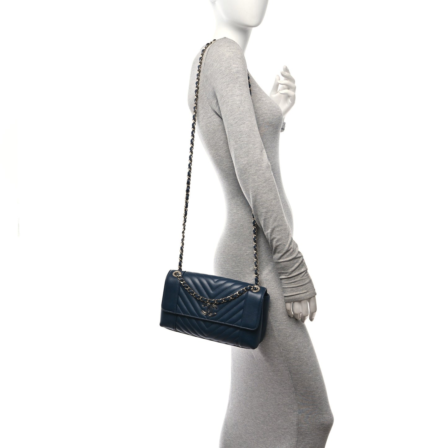 Calfskin Quilted Medium Daily Chevron Flap Navy Blue