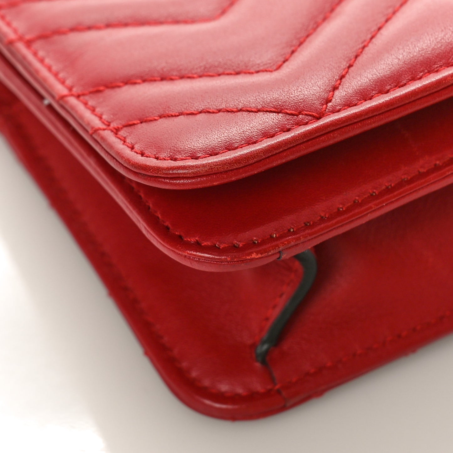 Calfskin Matelasse GG Marmont Mini Bag Hibiscus Red