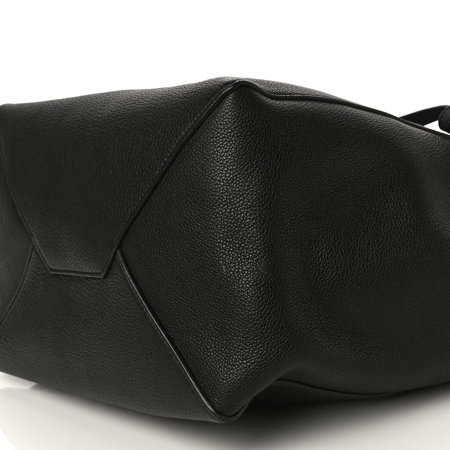 Soft Grained Calfskin Medium Belt Cabas Phantom Black