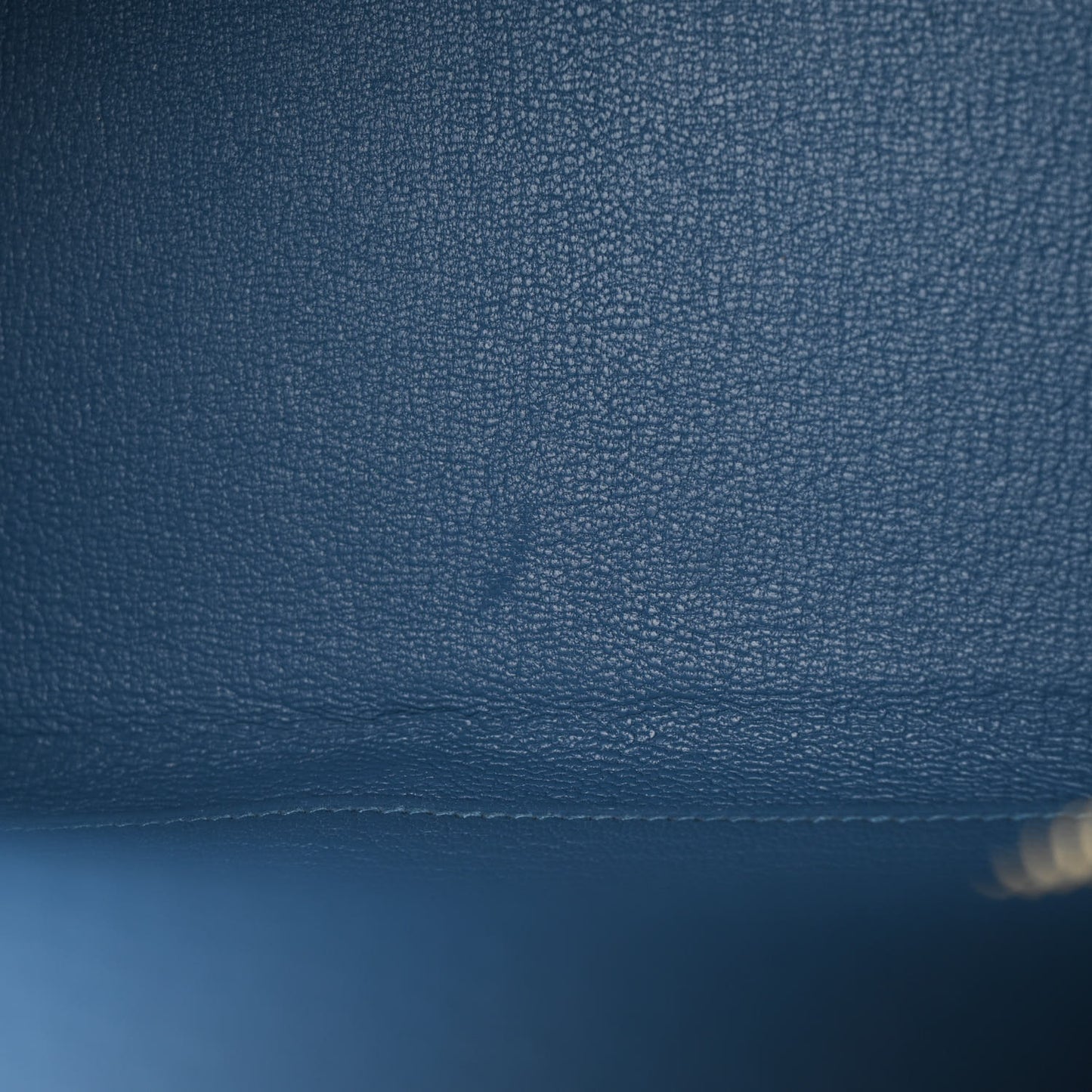 Togo Kelly Retourne 32 Azur