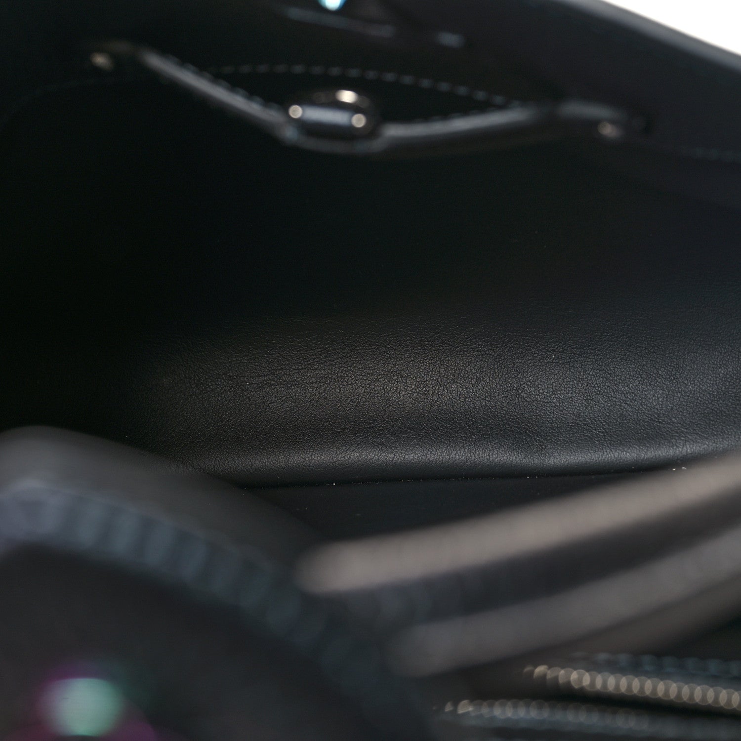 Louis Vuitton Taurillon Capucines BB Scarabeo Iridescent Black 5 of 9