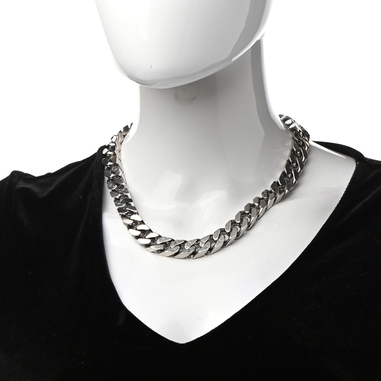 Metal Monogram Etched LV Chain Links Necklace Silver