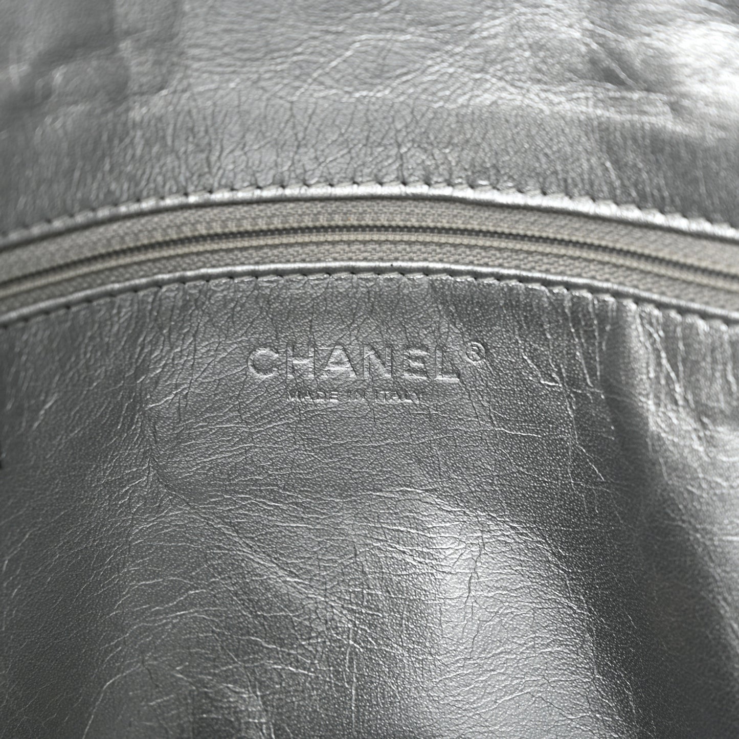 Glazed Caviar Modern Chain Tote Brown